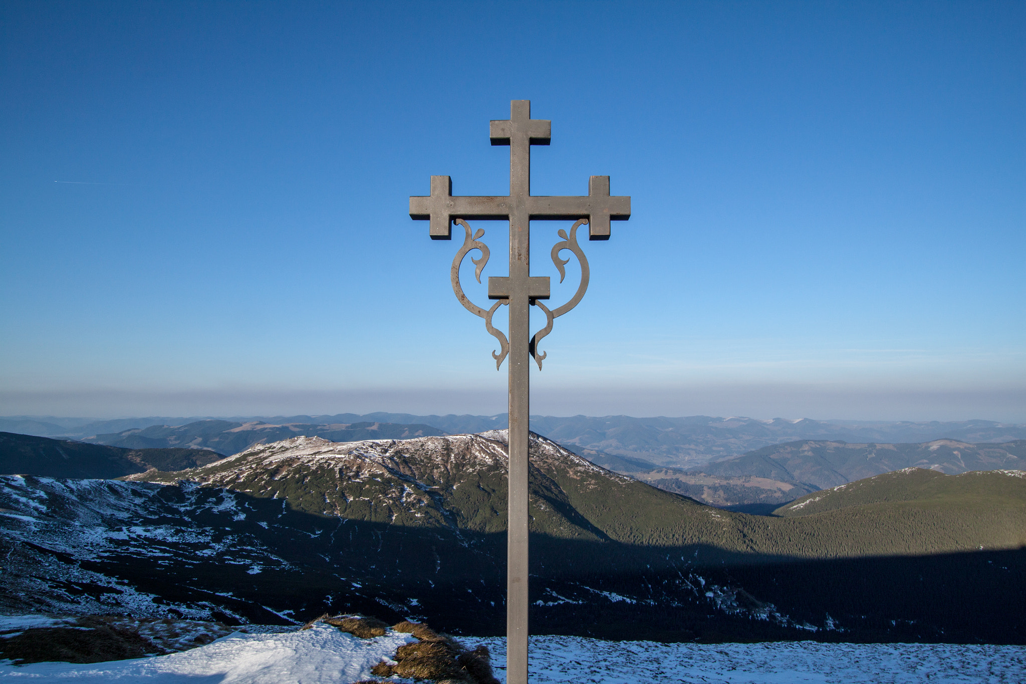 Canon EF-S 10-22mm F3.5-4.5 USM sample photo. Cross at the top of pop ivan photography