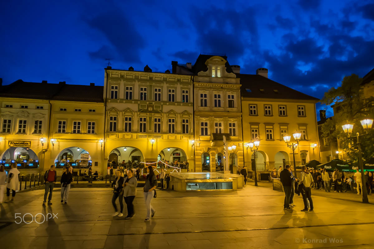 Fujifilm X-E1 + Fujifilm XF 18mm F2 R sample photo. Rynek photography