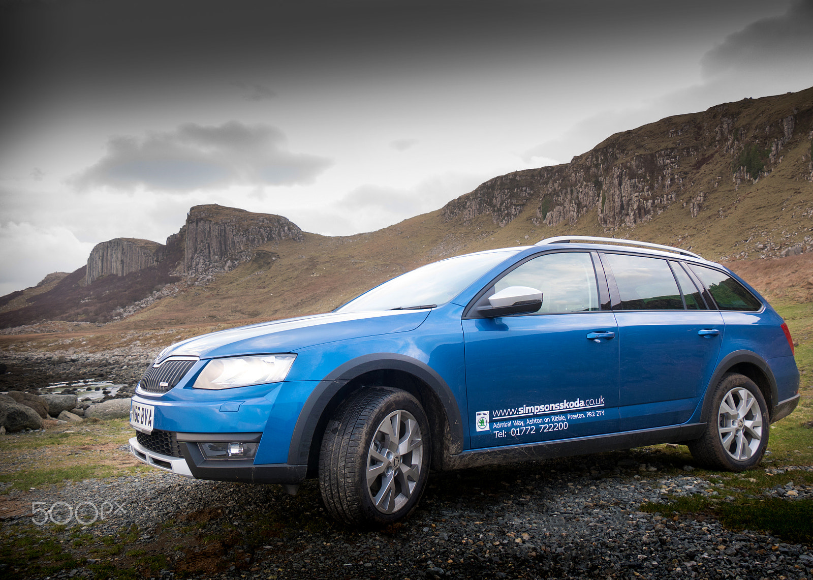 Panasonic Lumix DMC-GX85 (Lumix DMC-GX80 / Lumix DMC-GX7 Mark II) sample photo. Skoda octavia scout photography