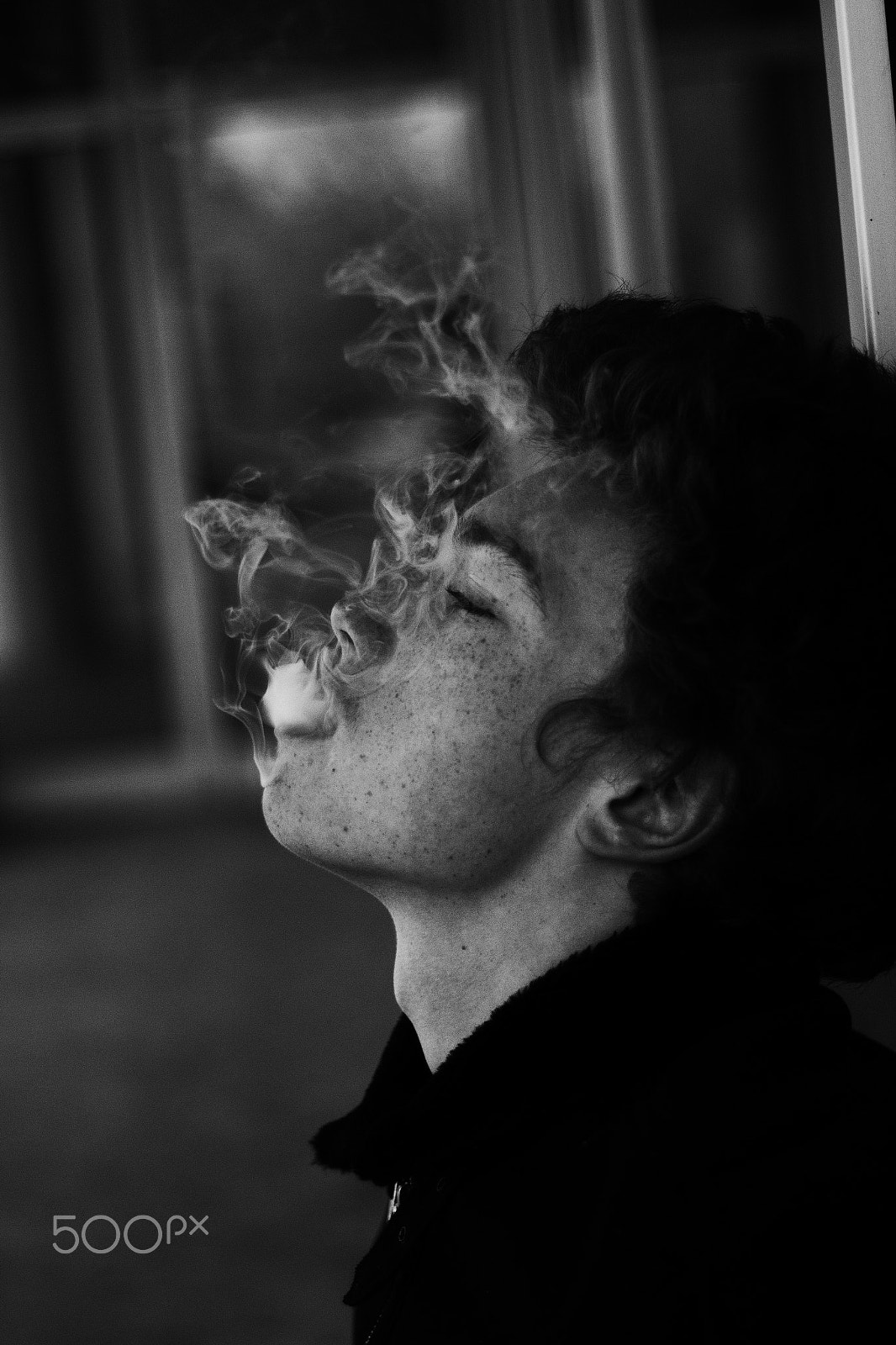 Canon EOS 600D (Rebel EOS T3i / EOS Kiss X5) sample photo. Smoke photography