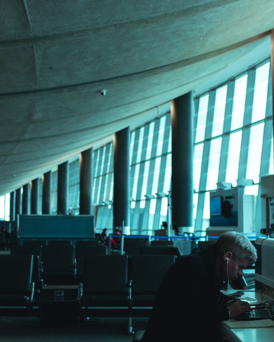 Sigma 30mm F1.4 EX DC HSM sample photo. Airport photography