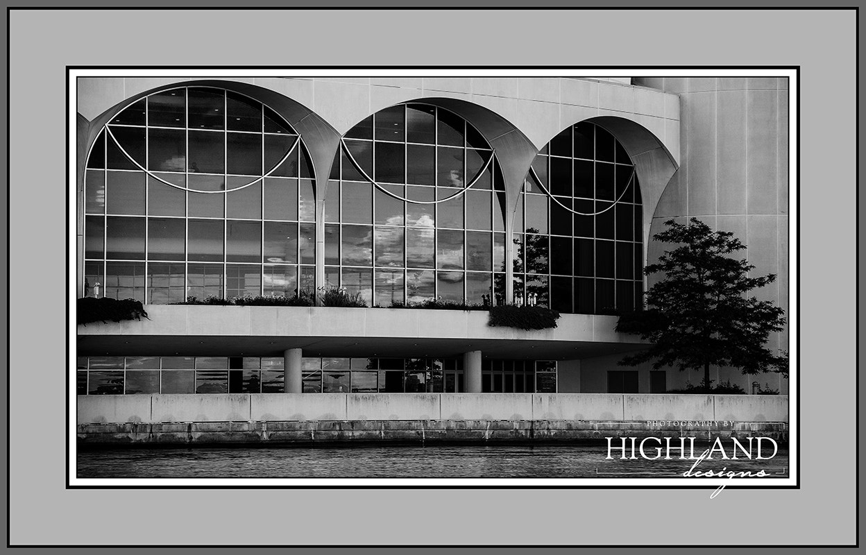 Canon EF-S 17-85mm F4-5.6 IS USM sample photo. Monona terrace b&w x photography