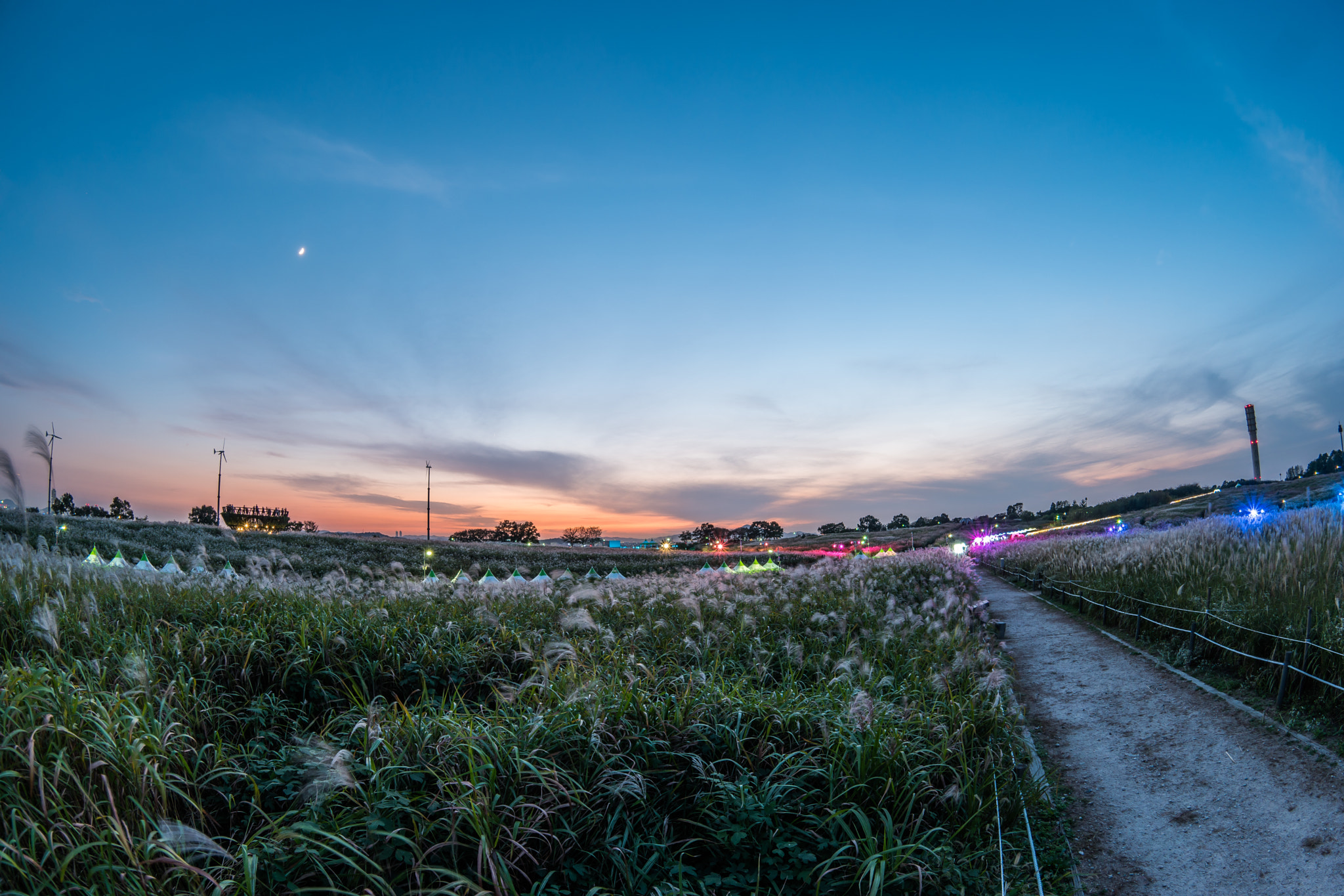 Samsung NX 10mm F3.5 Fisheye sample photo. Landscape of the sky park where the glow was sprea photography