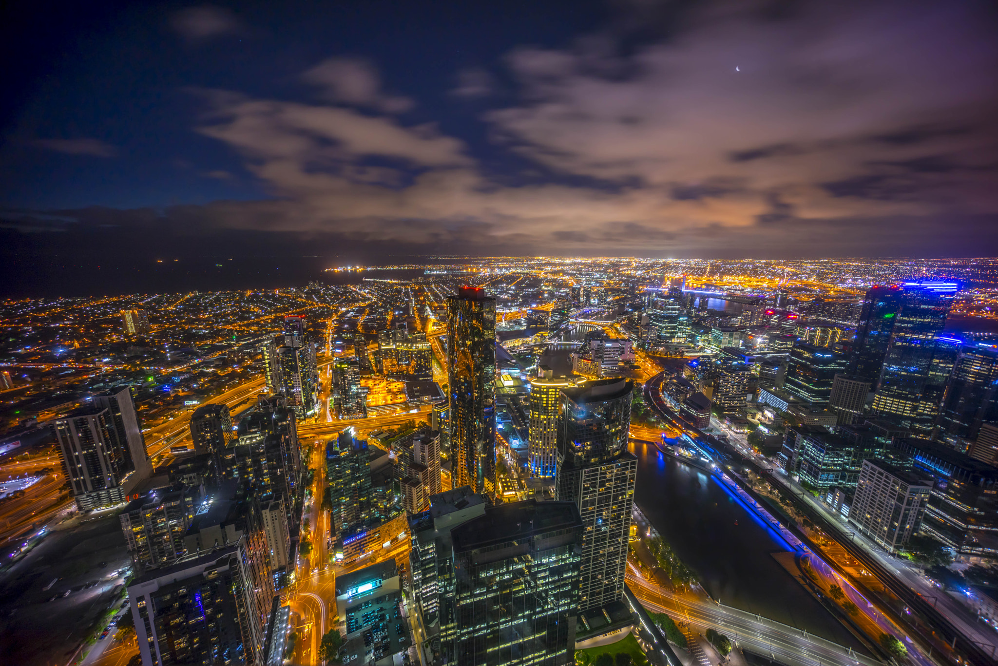 Sony a7R + Sony E 10-18mm F4 OSS sample photo. Night sky with crescent moon at melbourne photography