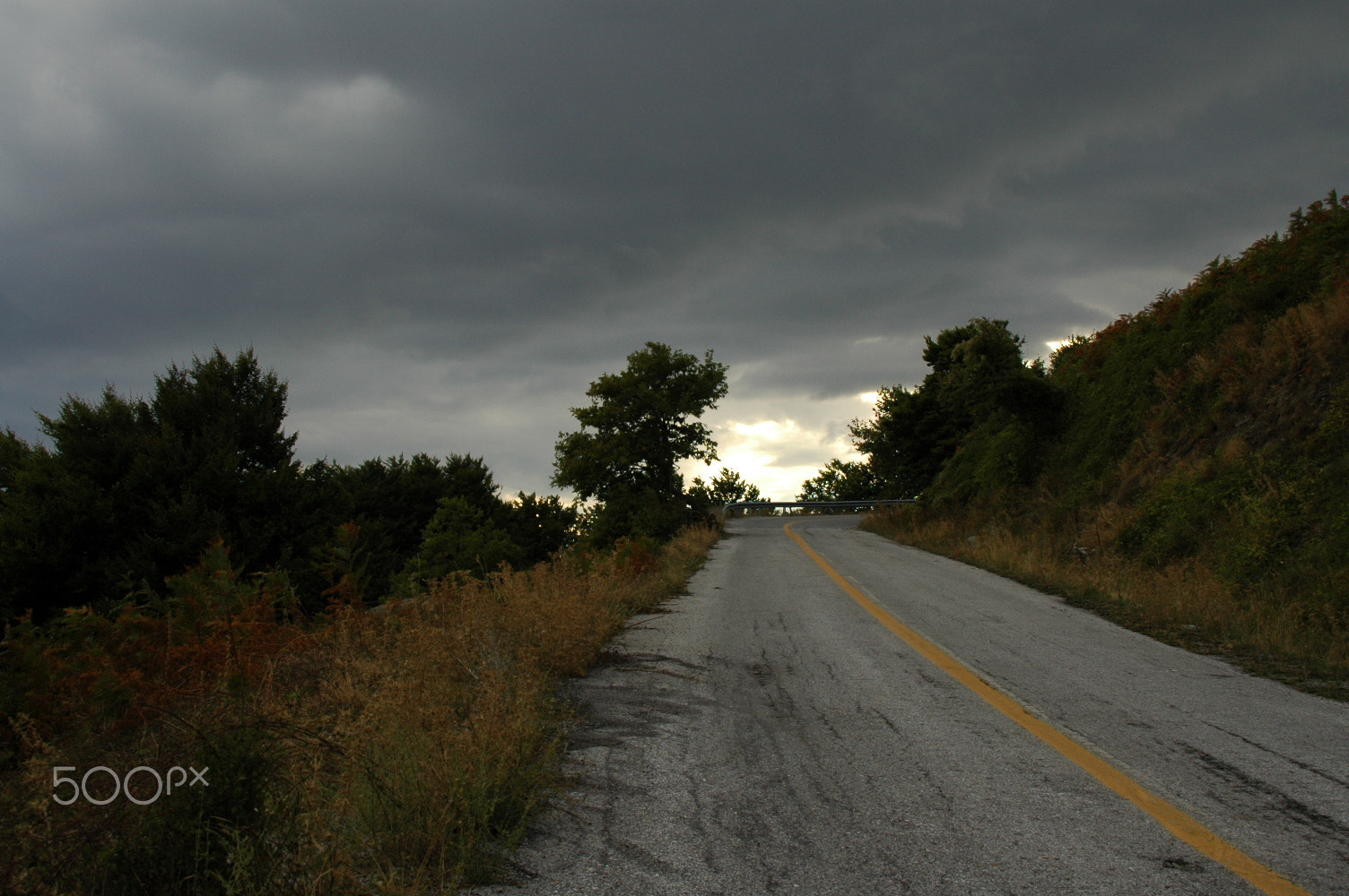 Nikon D70 sample photo. Gloomy skies photography