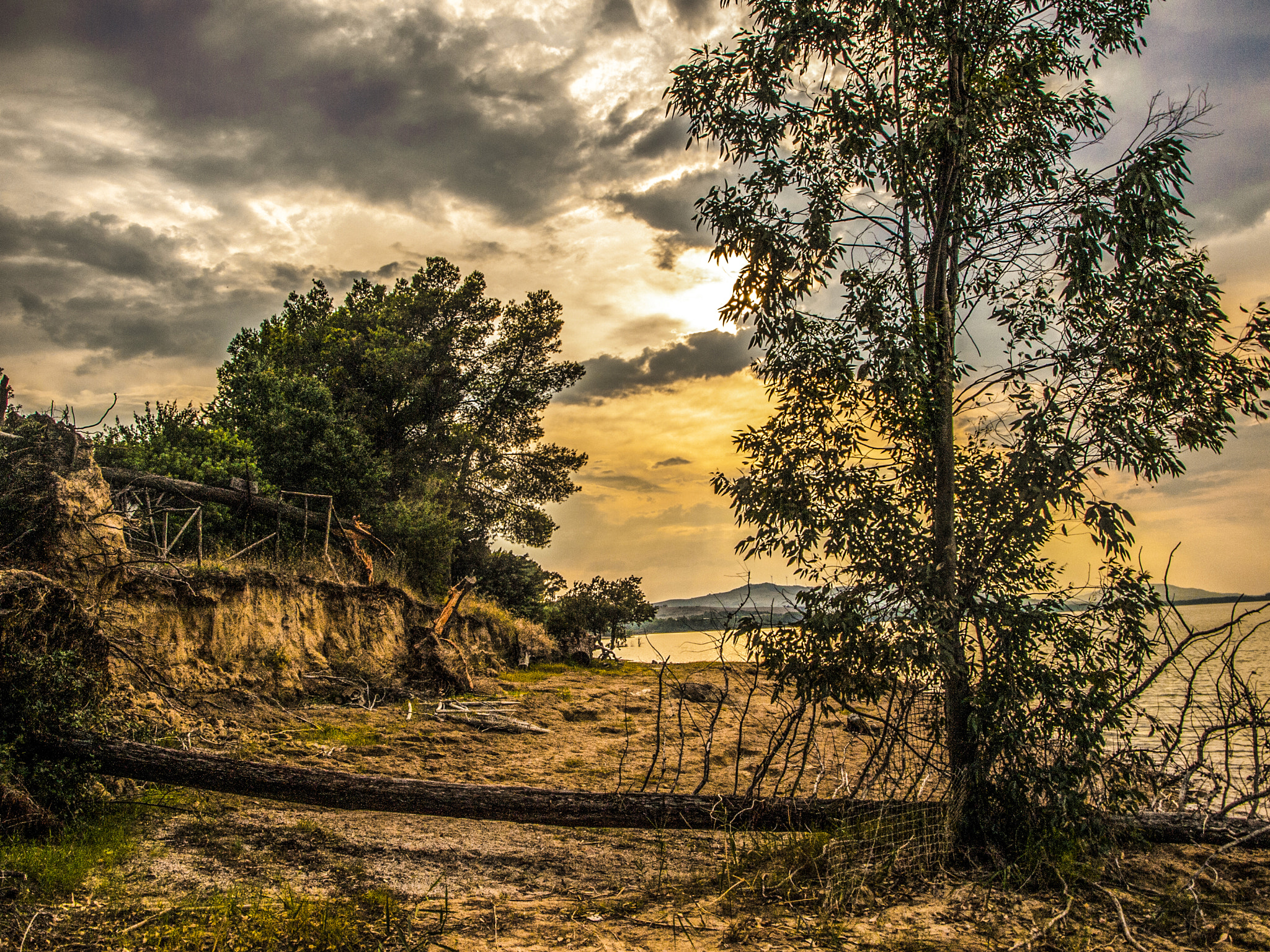 OLYMPUS 14-42mm Lens sample photo. Sunset by the lake photography