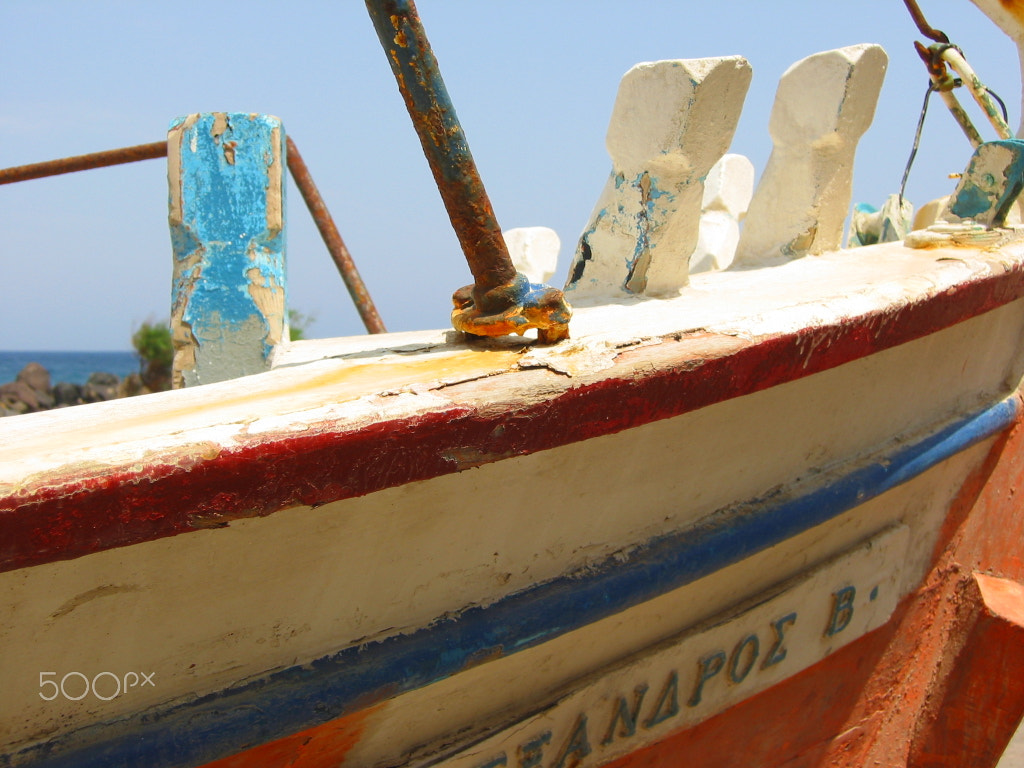 Canon POWERSHOT S30 sample photo. Old fishing boat photography