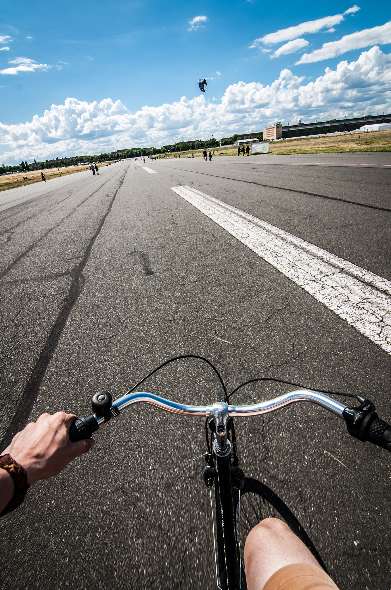 Nikon D5000 sample photo. Sur la piste photography