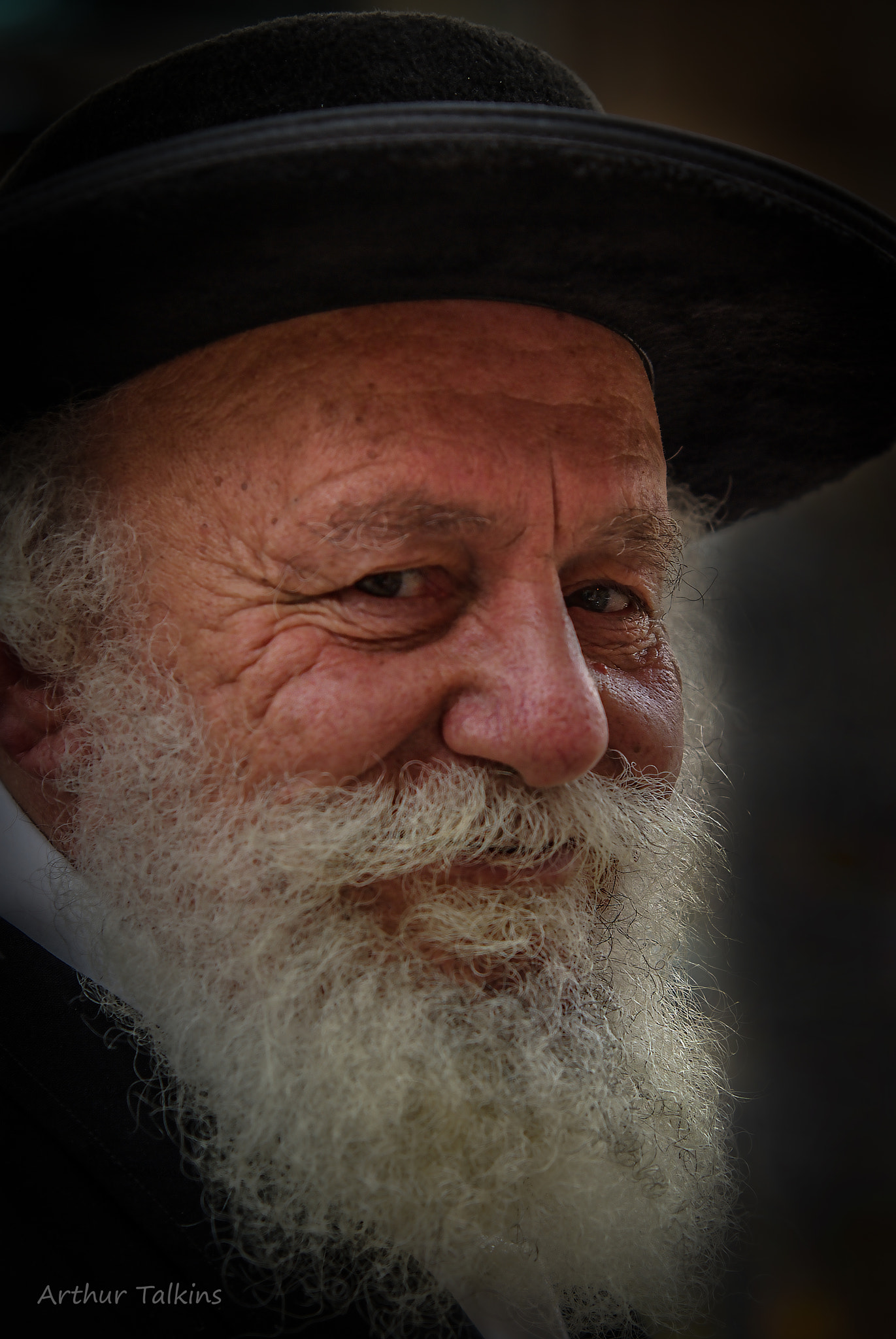 Sigma 70-200mm F2.8 EX DG Macro HSM II sample photo. Happy is the man... a jovial demeanor... photography