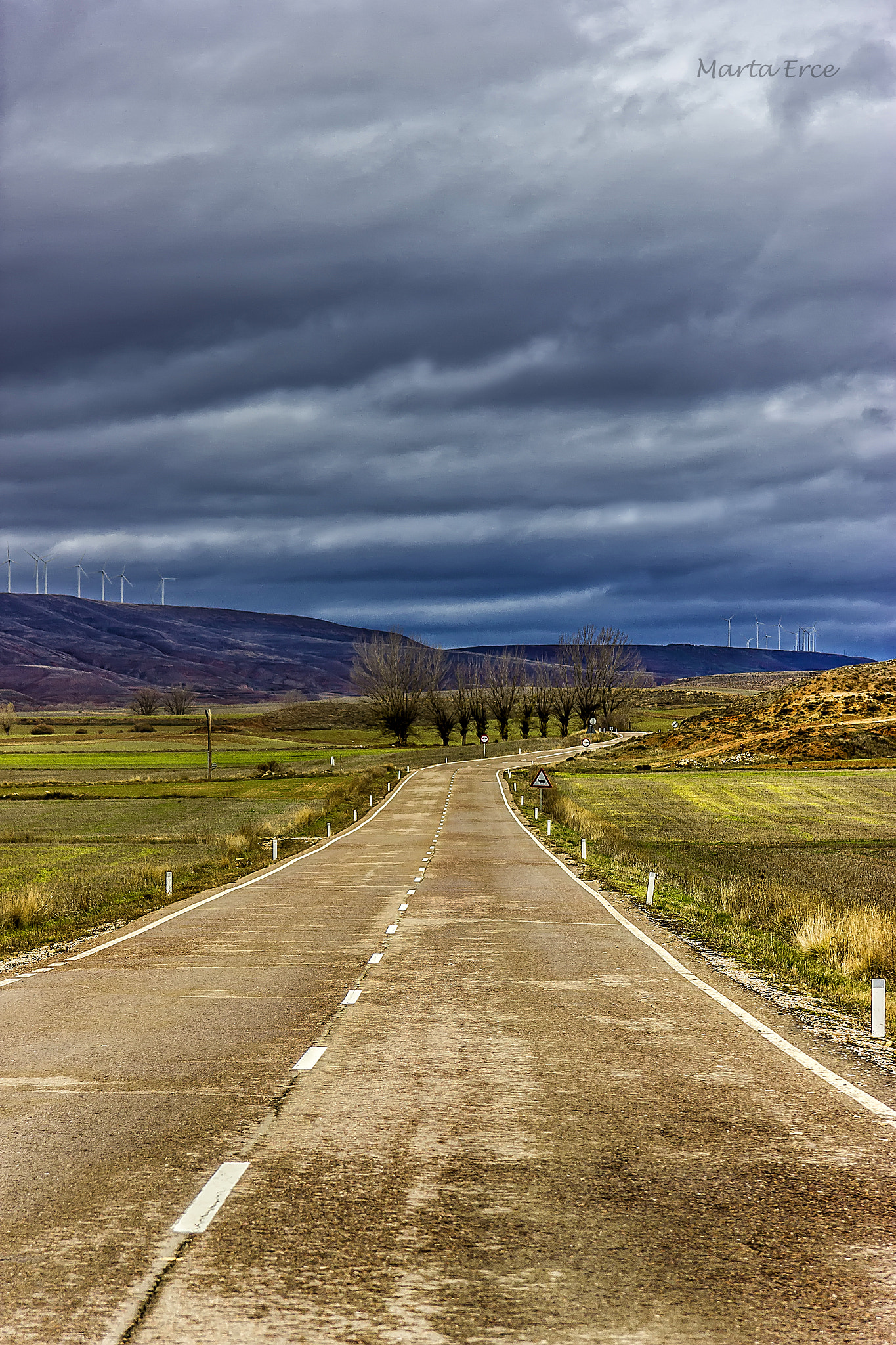 Canon EF-S 17-85mm F4-5.6 IS USM sample photo. Carretera y manta..... photography
