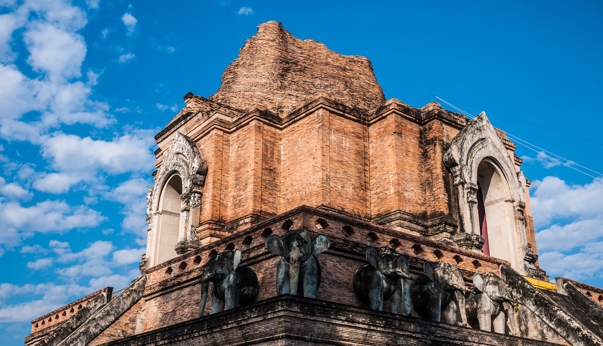 Panasonic Lumix DMC-GF1 + Panasonic Lumix G 20mm F1.7 ASPH sample photo. Wat chedi luang photography