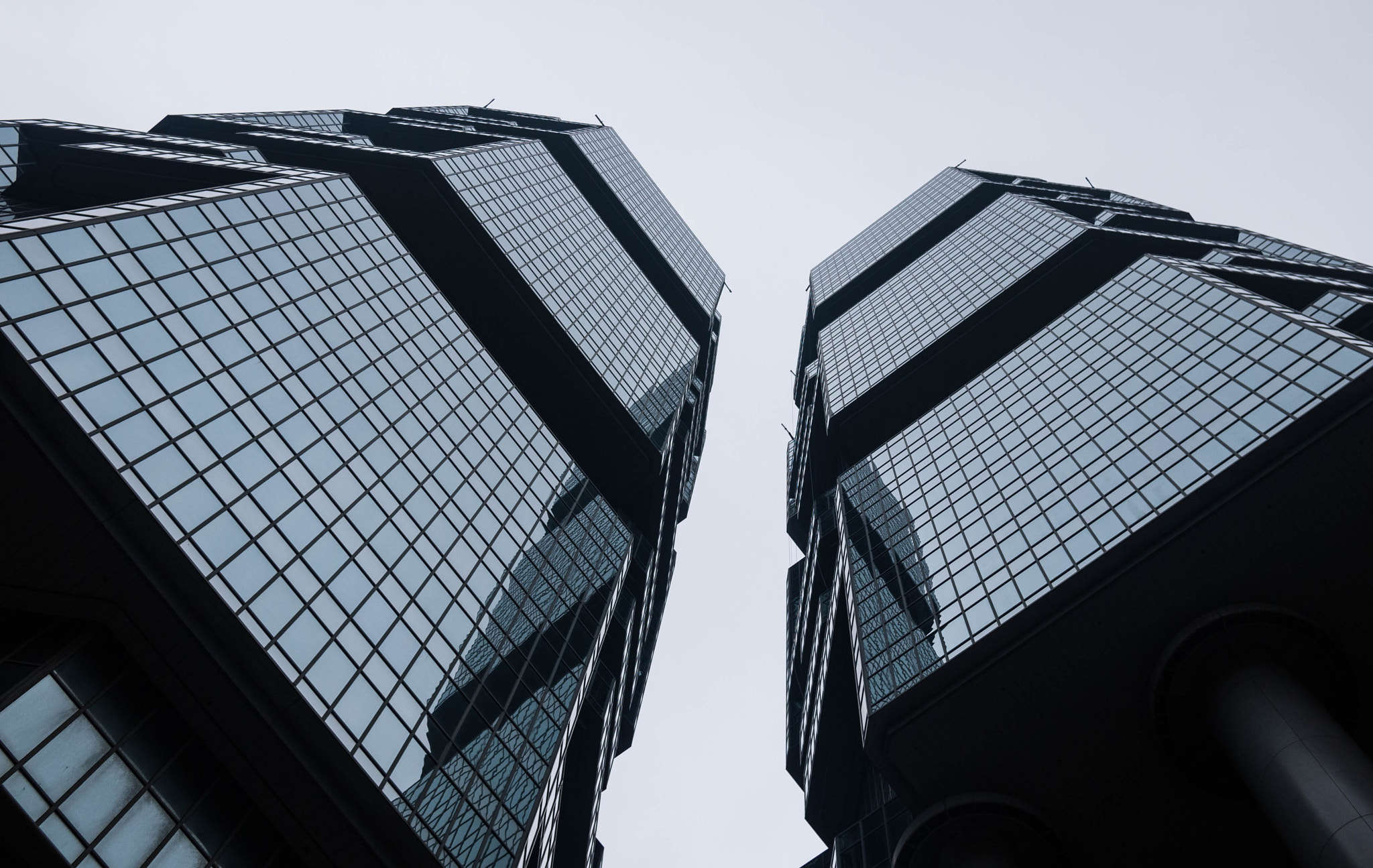Panasonic Lumix DMC-GF1 + Panasonic Lumix G 20mm F1.7 ASPH sample photo. Hong kong architecture photography