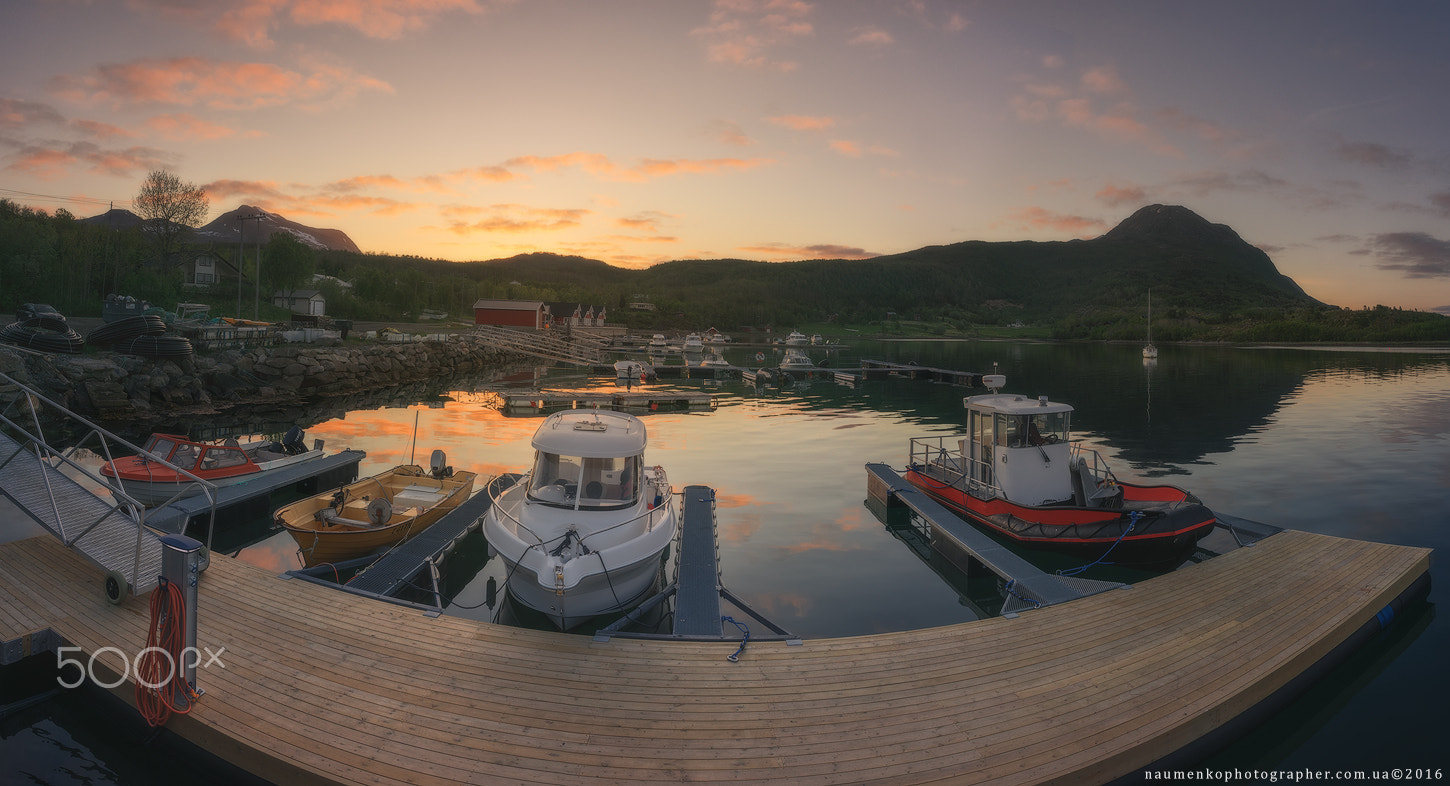 Sony a7R + Sony FE 28mm F2 sample photo. Norway. the island of senja. evening in the bay frovagen photography