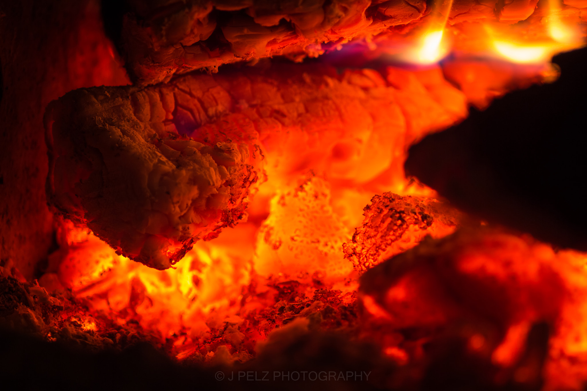 Canon EF 100mm F2.8 Macro USM sample photo. Friday evening fireplace. photography