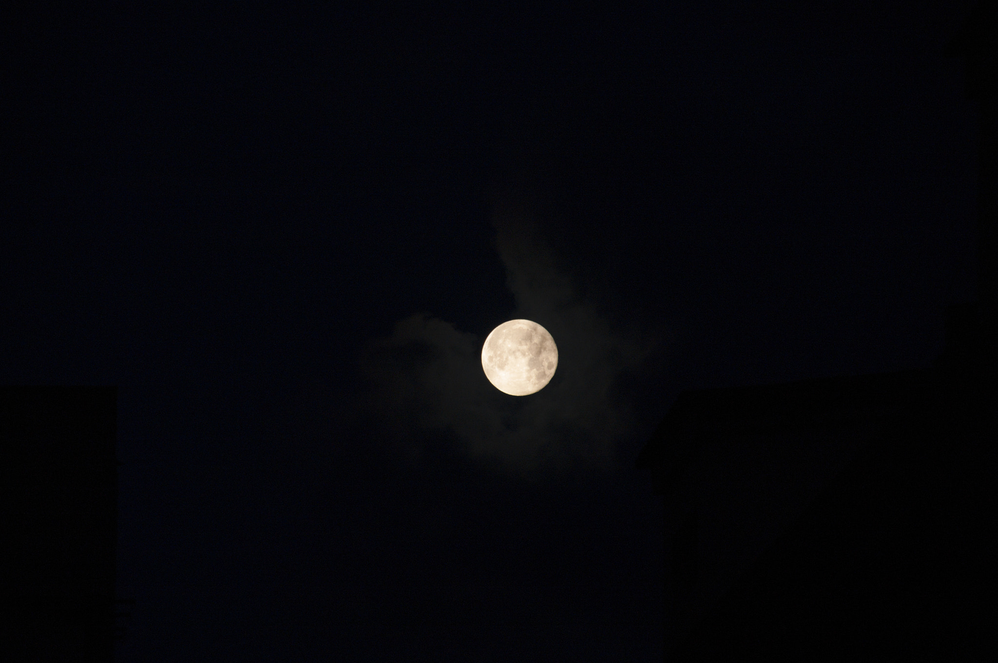 Pentax K-7 sample photo. Full moon photography