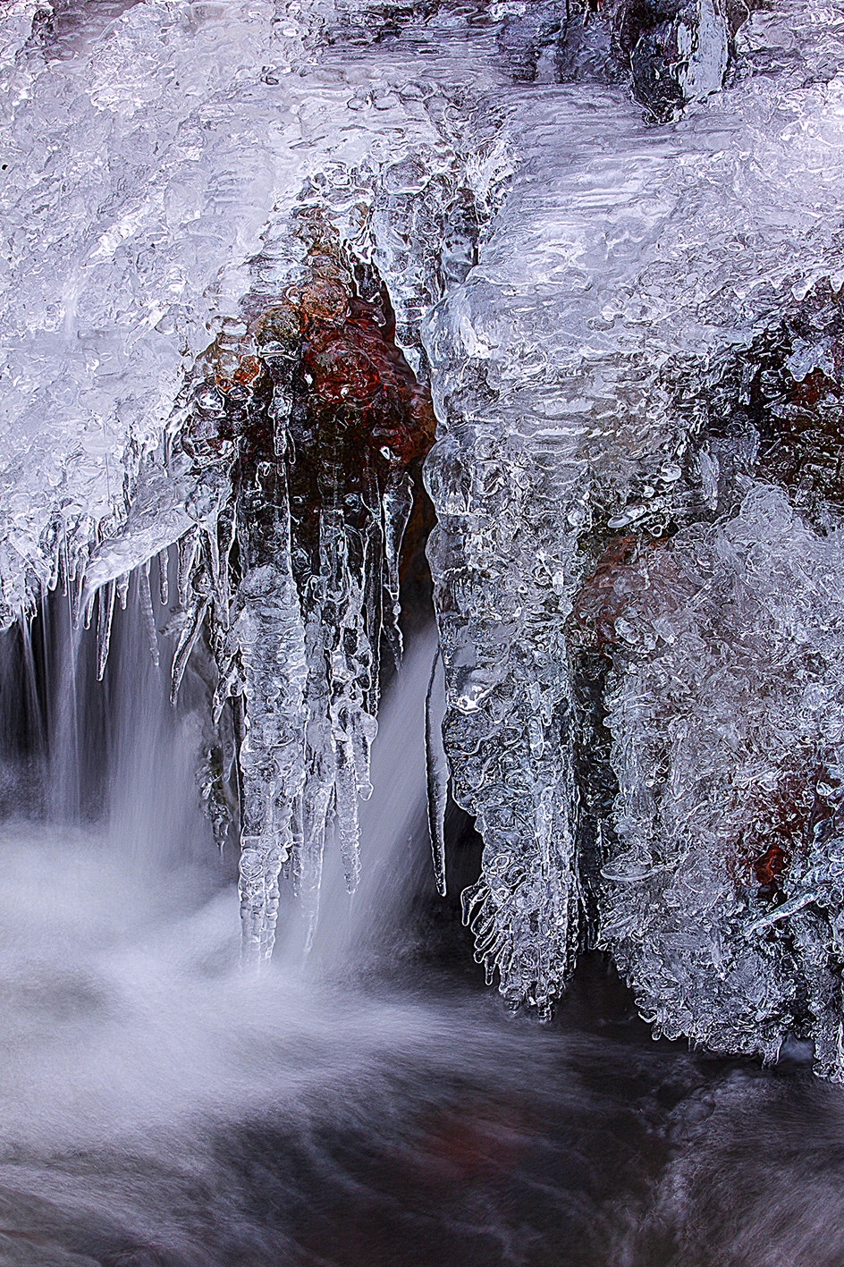 Canon EOS 50D + Sigma 24-70mm F2.8 EX DG Macro sample photo. Glace photography