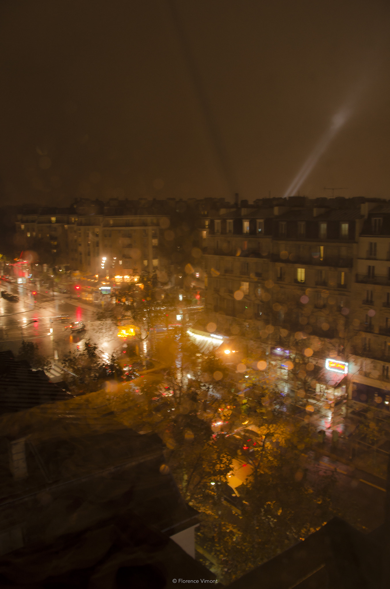 Sigma 18-200mm F3.5-6.3 II DC OS HSM sample photo. Paris light night photography