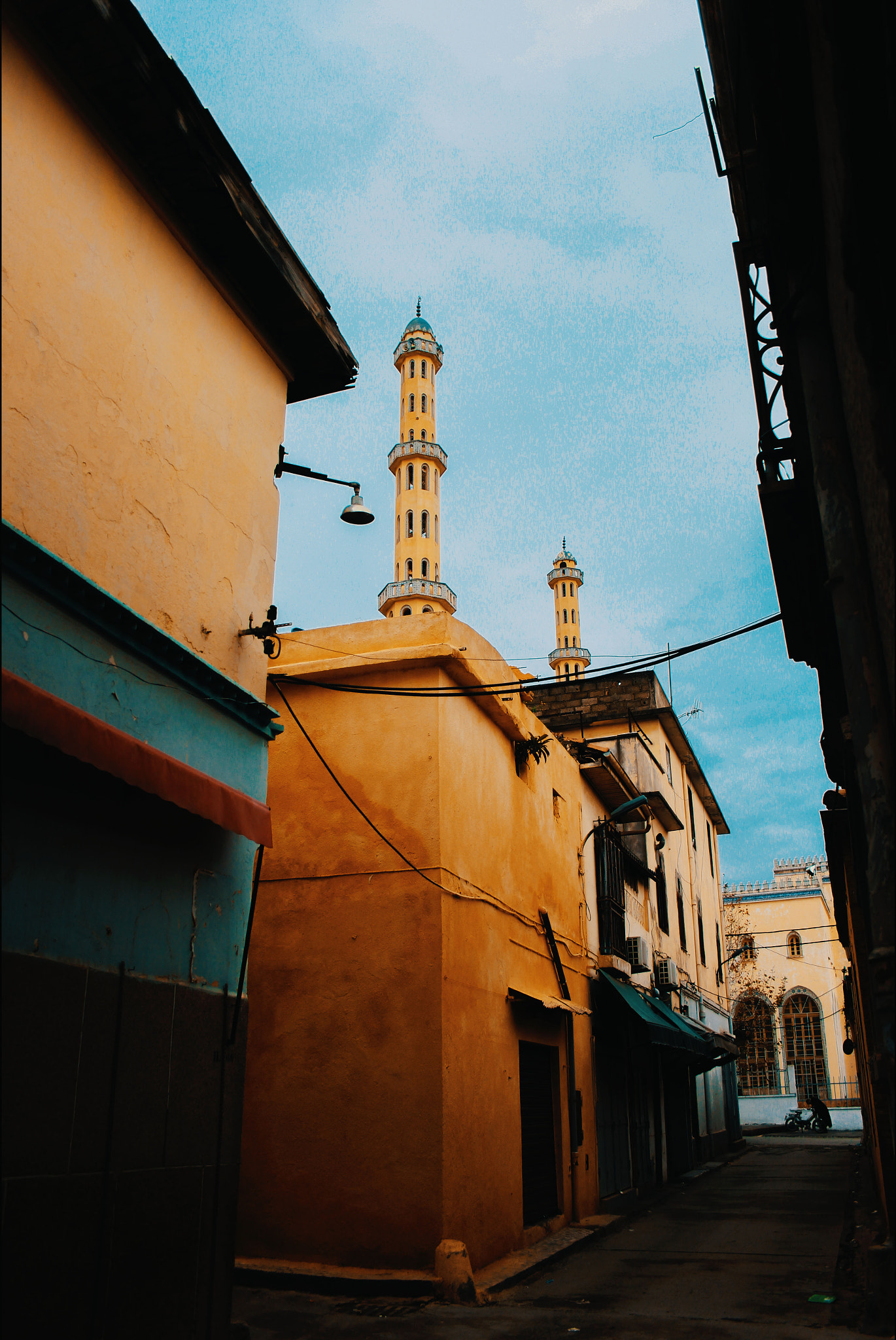 Canon EF-S 18-55mm F3.5-5.6 II sample photo. Mosque road photography