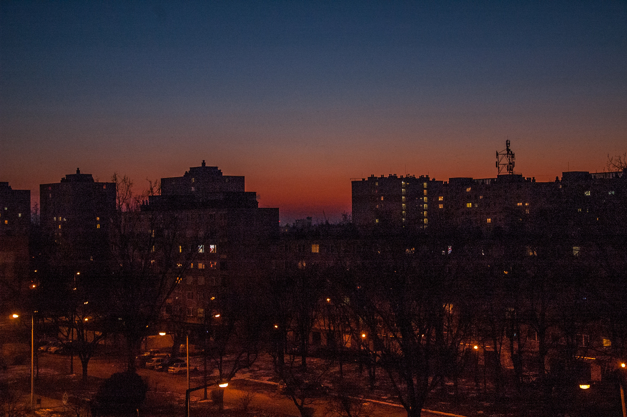 Nikon D70s sample photo. Sundown in the city photography