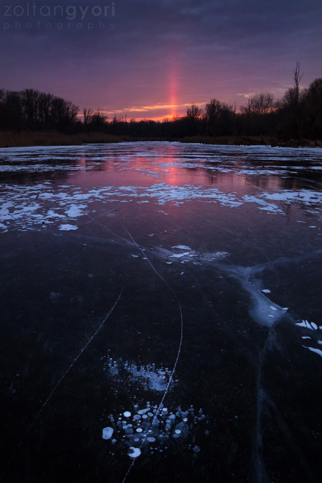 Canon EOS 50D + Sigma 18-50mm f/2.8 Macro sample photo. Light pillar photography