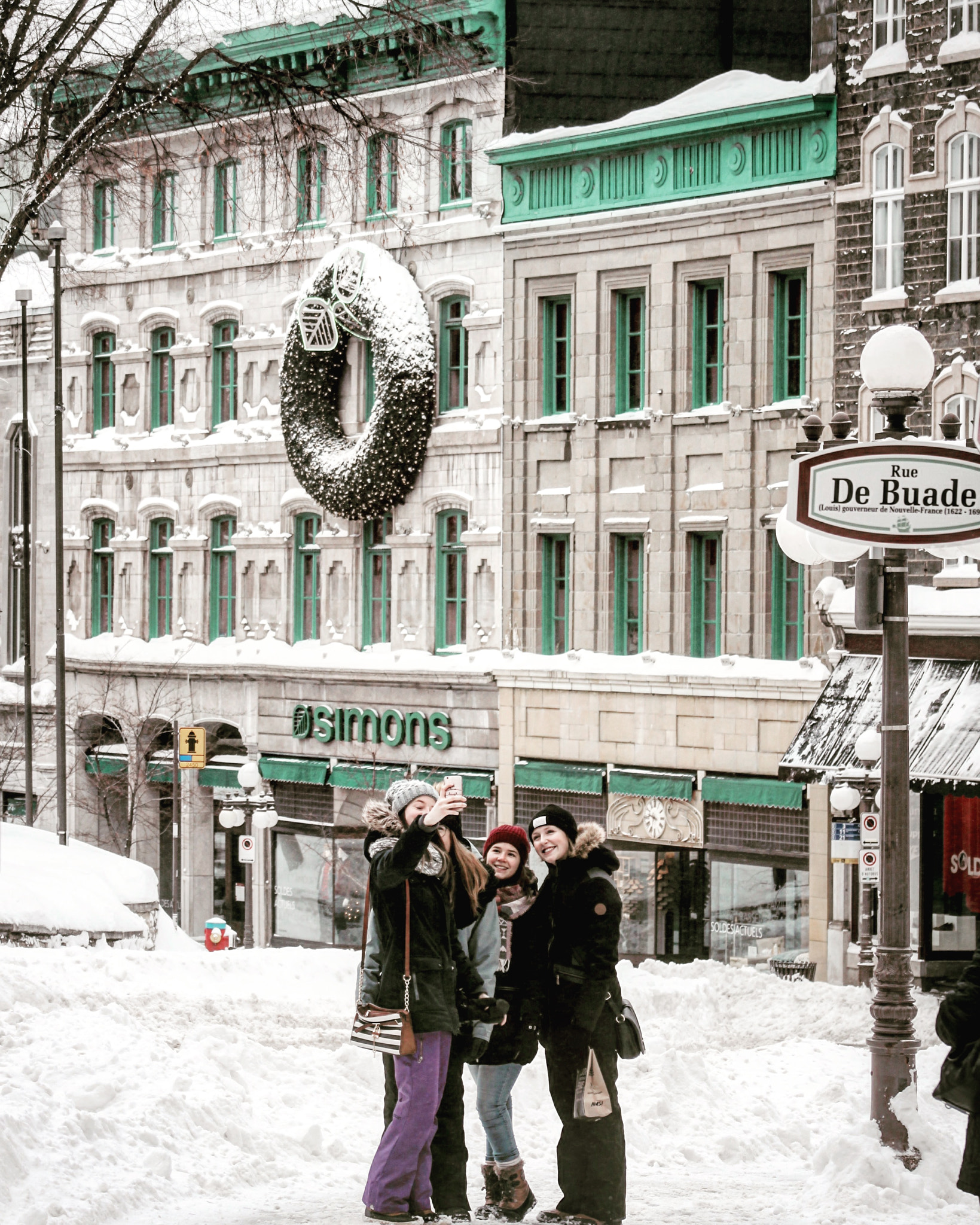 Canon EF 75-300mm f/4-5.6 USM sample photo. Quebec city ,old town photography