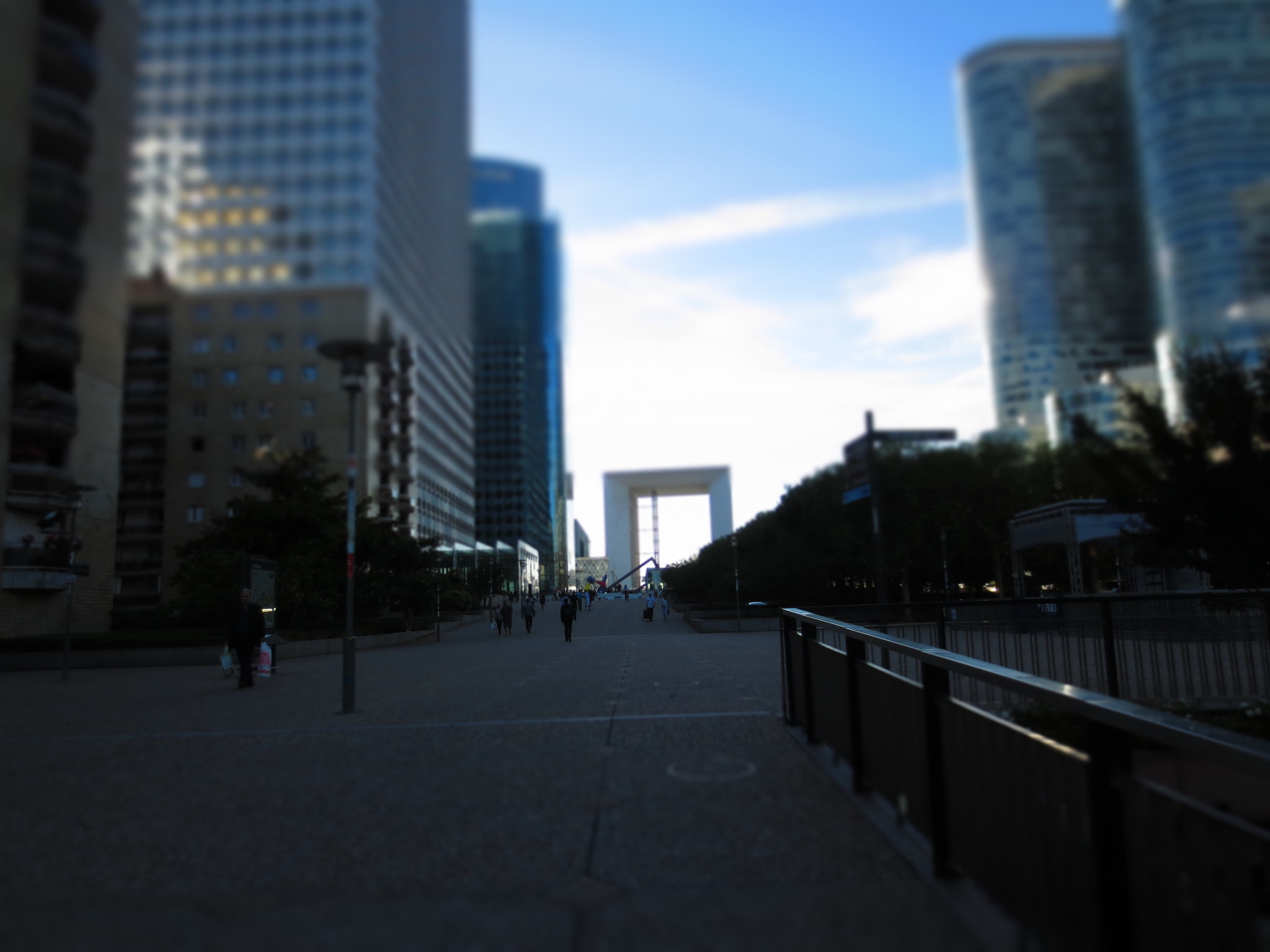 Canon PowerShot ELPH 110HS (PowerShot IXUS 125 HS) sample photo. La defense photography