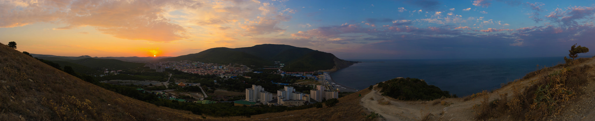 Canon EOS 60D + Sigma 28mm f/1.8 DG Macro EX sample photo. Sunrise in sukko photography