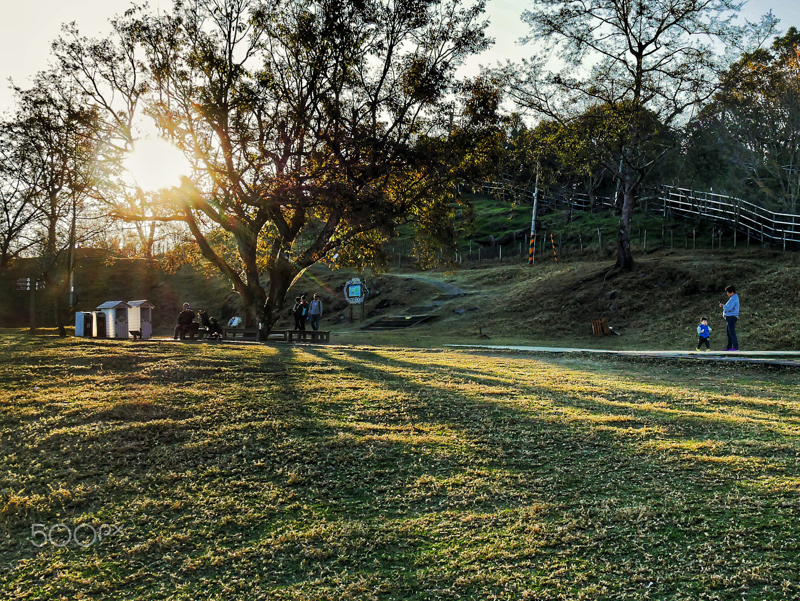 Panasonic Lumix DMC-GX85 (Lumix DMC-GX80 / Lumix DMC-GX7 Mark II) sample photo. Warm sunset on a winter day in taiwan photography