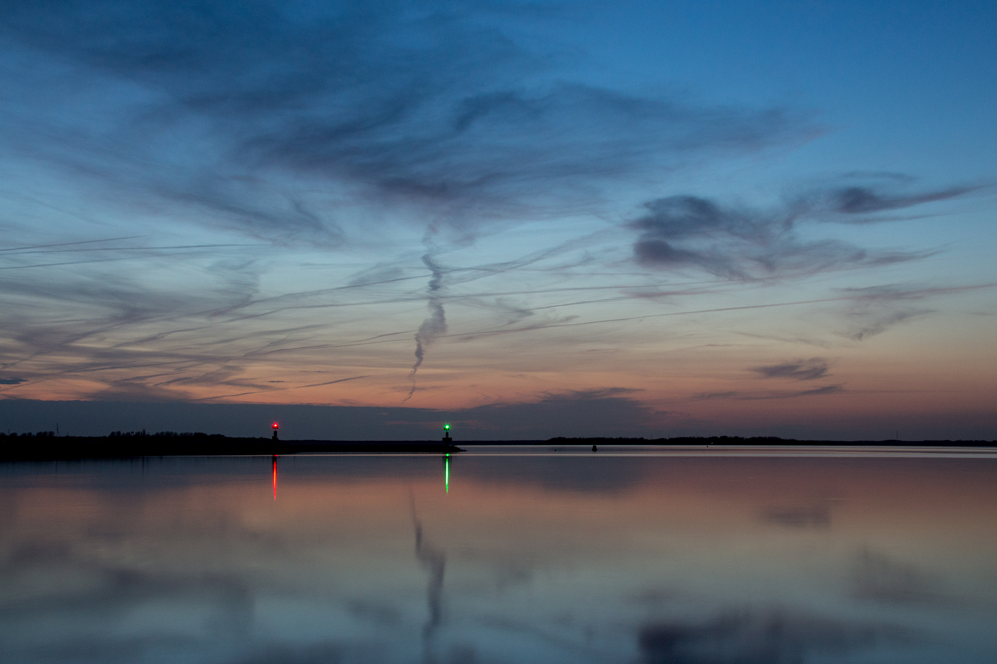 Sigma 18-250mm F3.5-6.3 DC OS HSM sample photo. Colors of the early night photography
