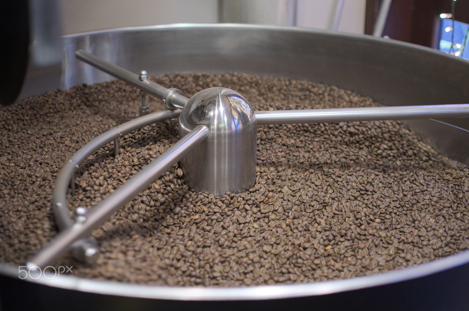 Nikon D500 + Nikon AF-S DX Nikkor 35mm F1.8G sample photo. Coffee roasting (@corica brussels) photography