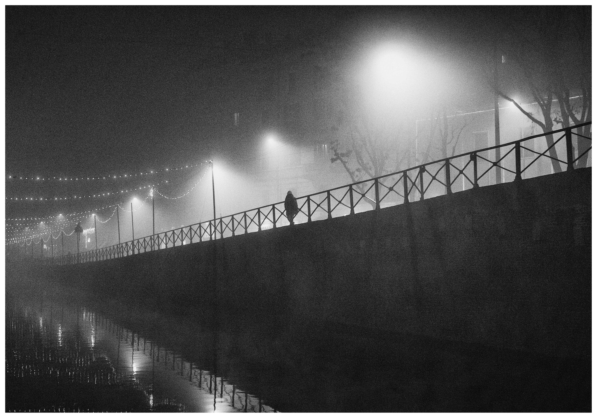 Sigma 35mm F1.4 DG HSM Art sample photo. Tender is the night photography