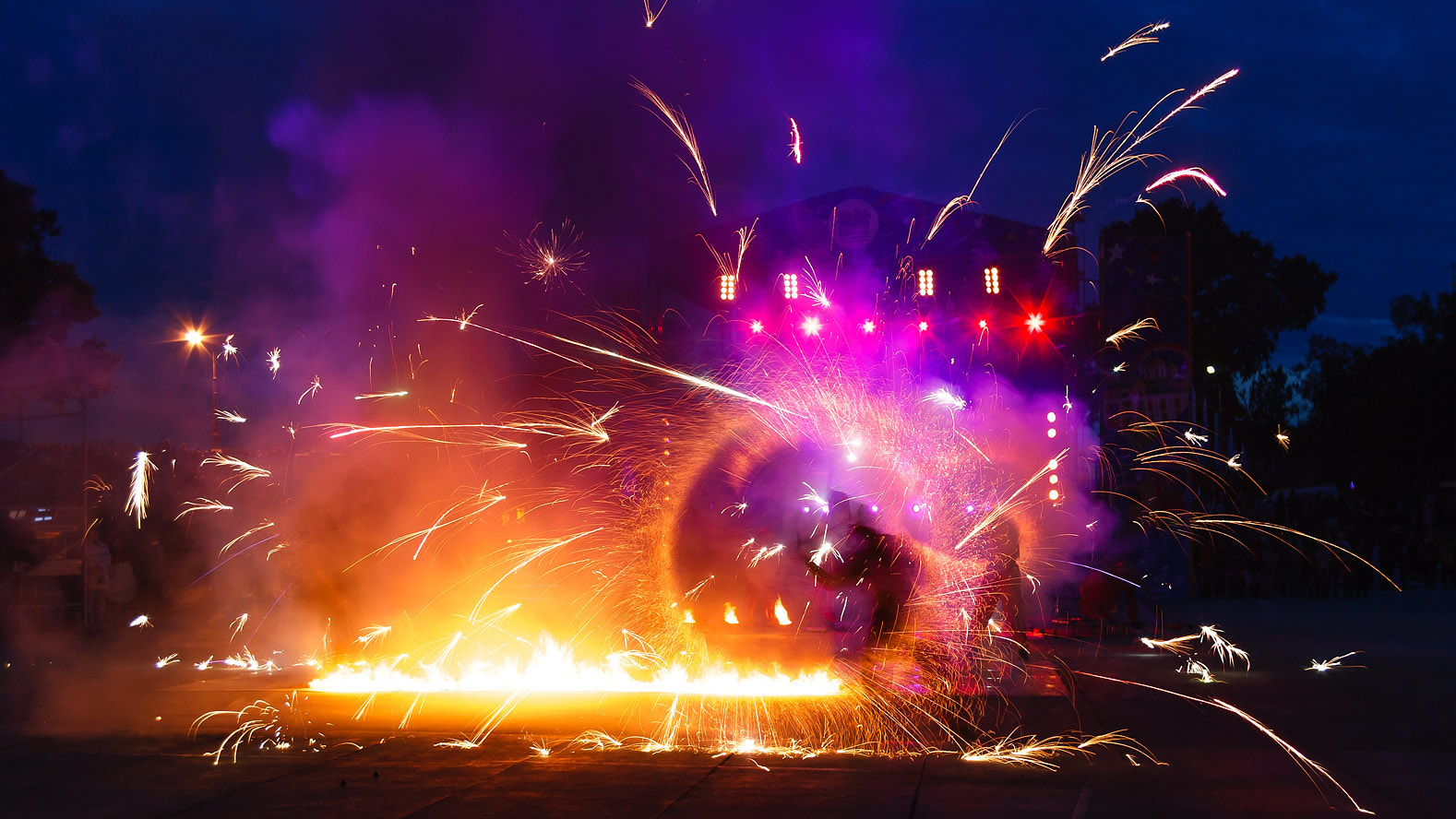 Canon EF 24-85mm F3.5-4.5 USM sample photo. Fire show photography