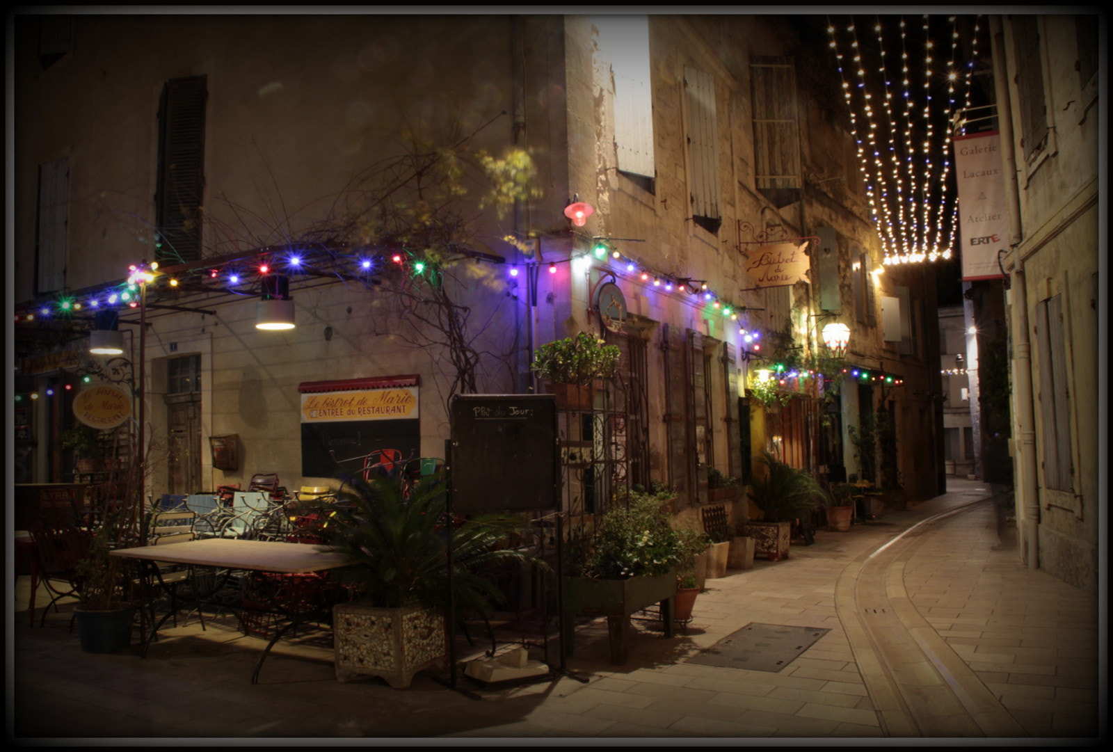 Canon EOS 50D sample photo. St rémy de provence dans le calme de la nuit photography