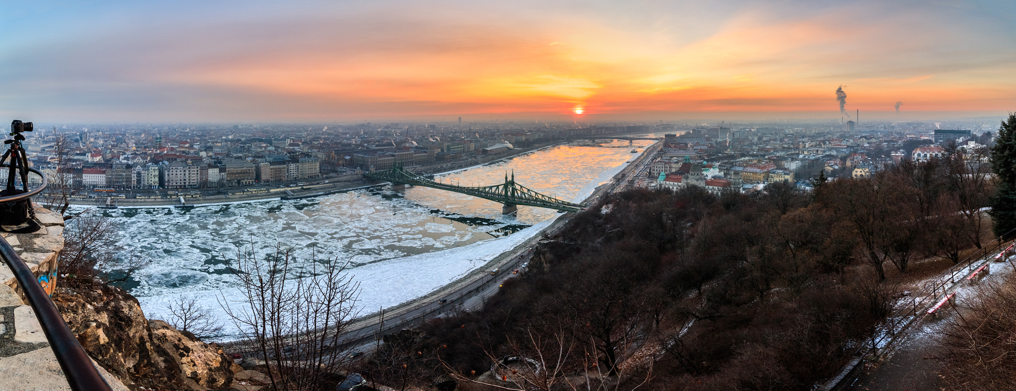 Canon EOS 750D (EOS Rebel T6i / EOS Kiss X8i) sample photo. Ice flow in the river danube photography