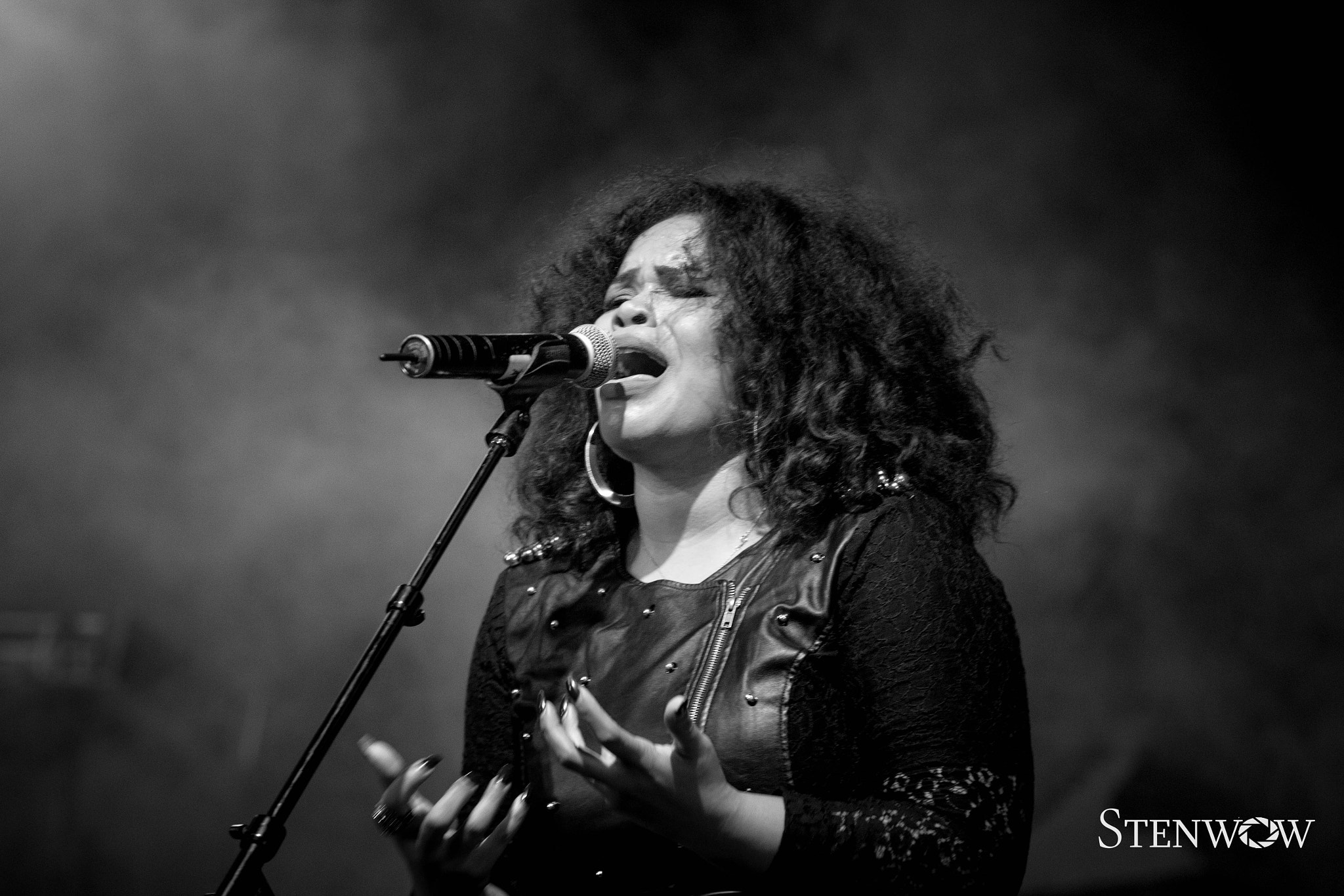 Canon EF 70-200mm F2.8L IS II USM sample photo. The sweetest of all sounds is the voice of the woman we love.  photography