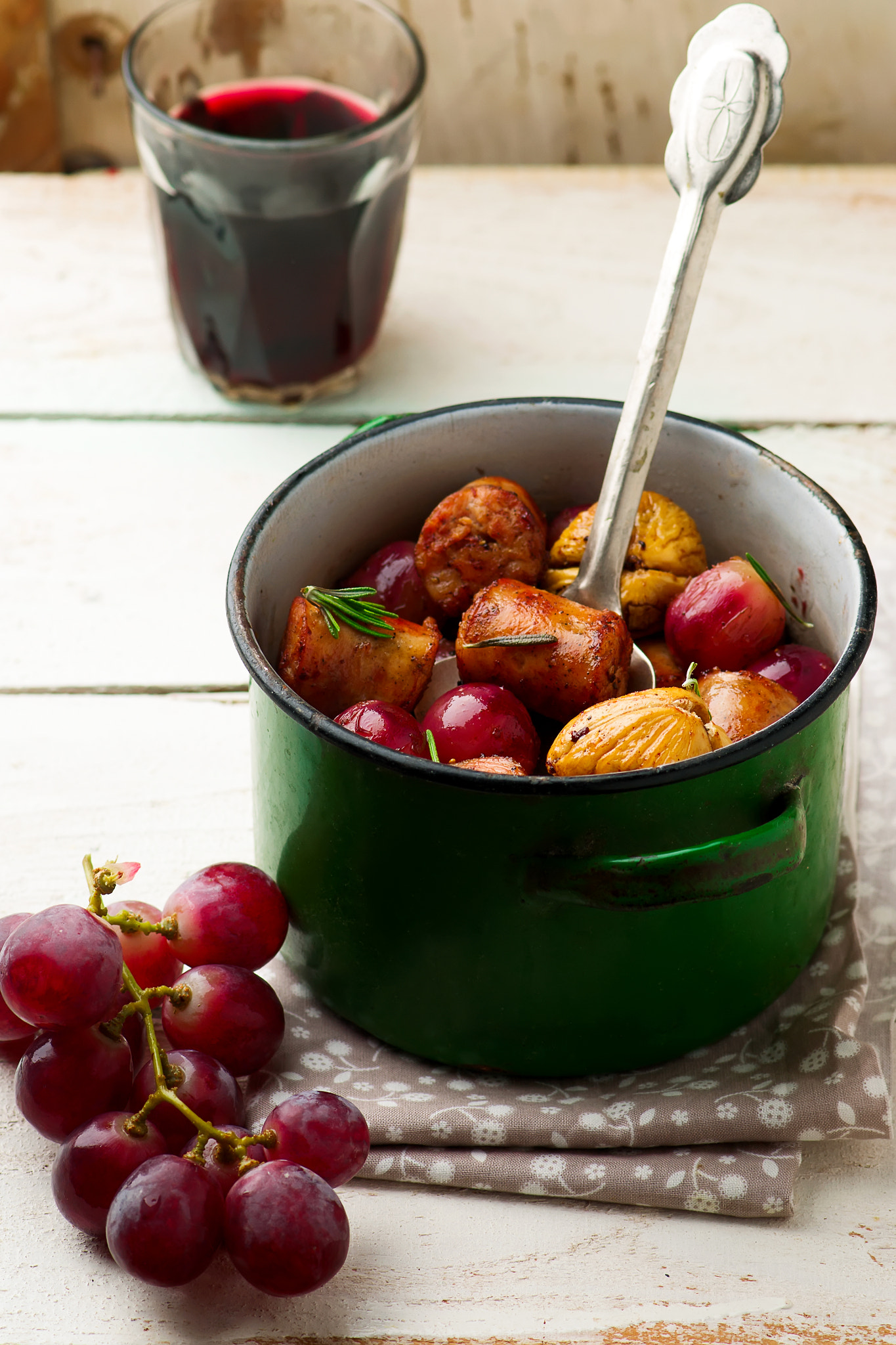 Nikon AF-S Micro-Nikkor 105mm F2.8G IF-ED VR sample photo. Chicken sausage with grapes and figs photography