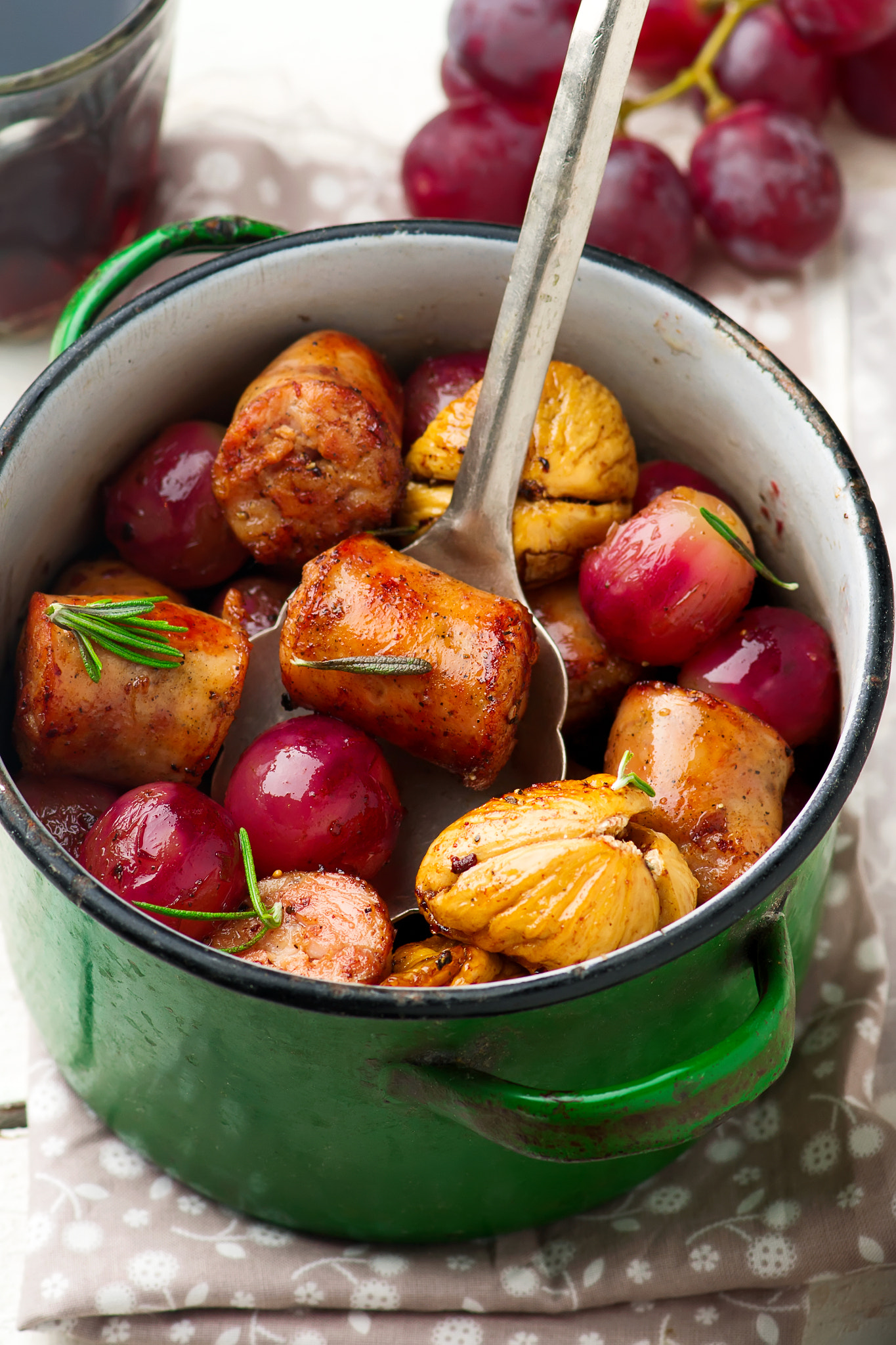 Nikon AF-S Micro-Nikkor 105mm F2.8G IF-ED VR sample photo. Chicken sausage with grapes and figs photography
