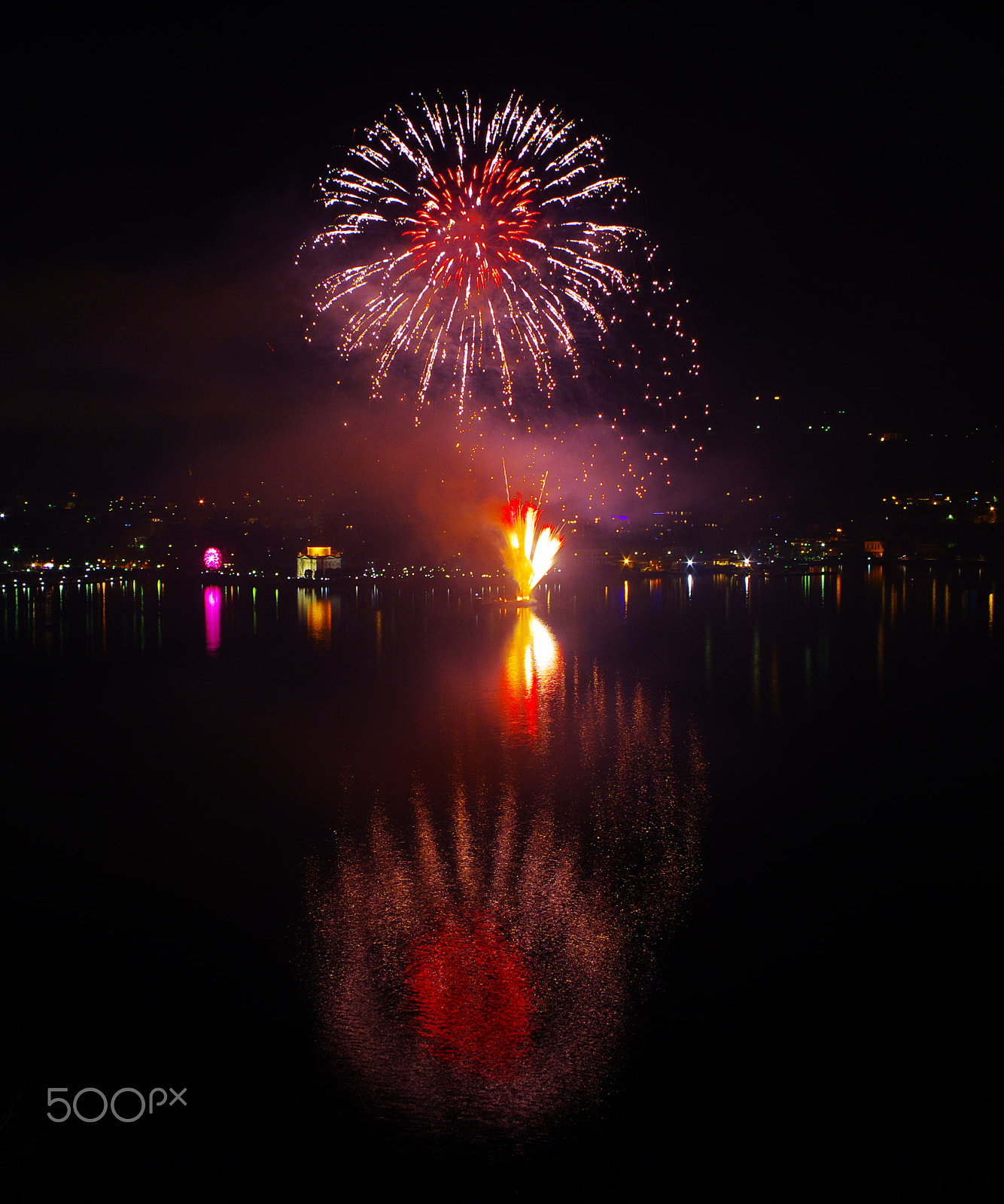 Pentax K-S2 sample photo. New year's eve fireworks - double ball photography