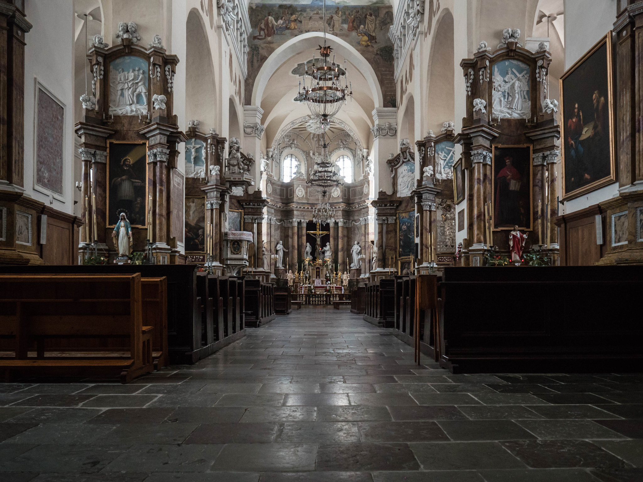 Panasonic Lumix DMC-GH4 + Olympus M.Zuiko Digital ED 7-14mm F2.8 PRO sample photo. Catholic church of the finding of the holy cross photography