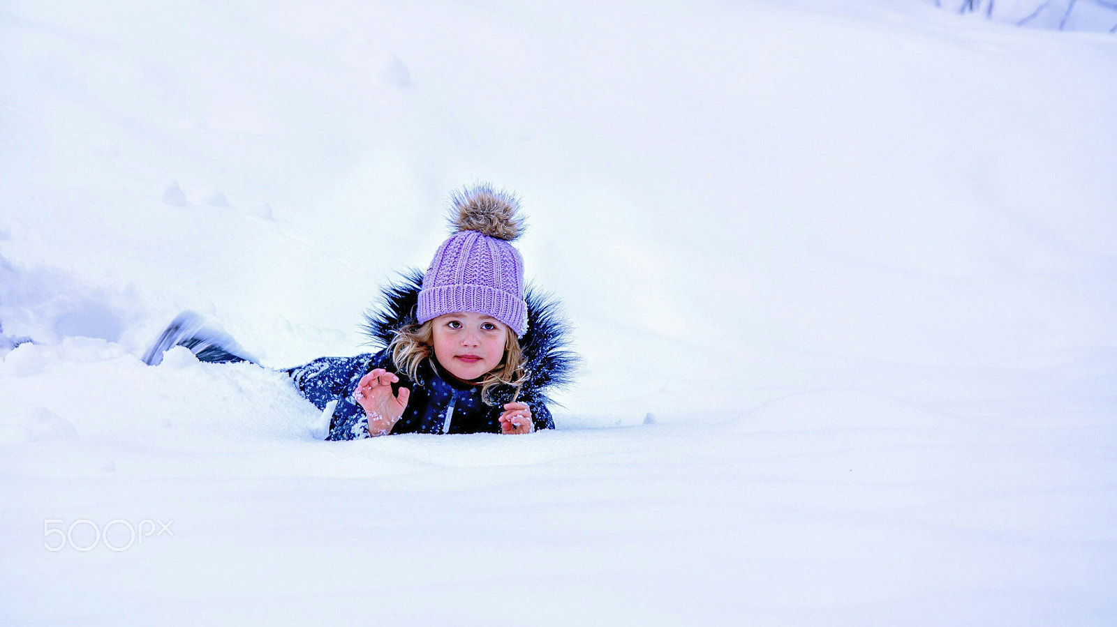 Samsung NX30 + Samsung NX 50-200mm F4-5.6 ED OIS sample photo. Fun in the snow  photography