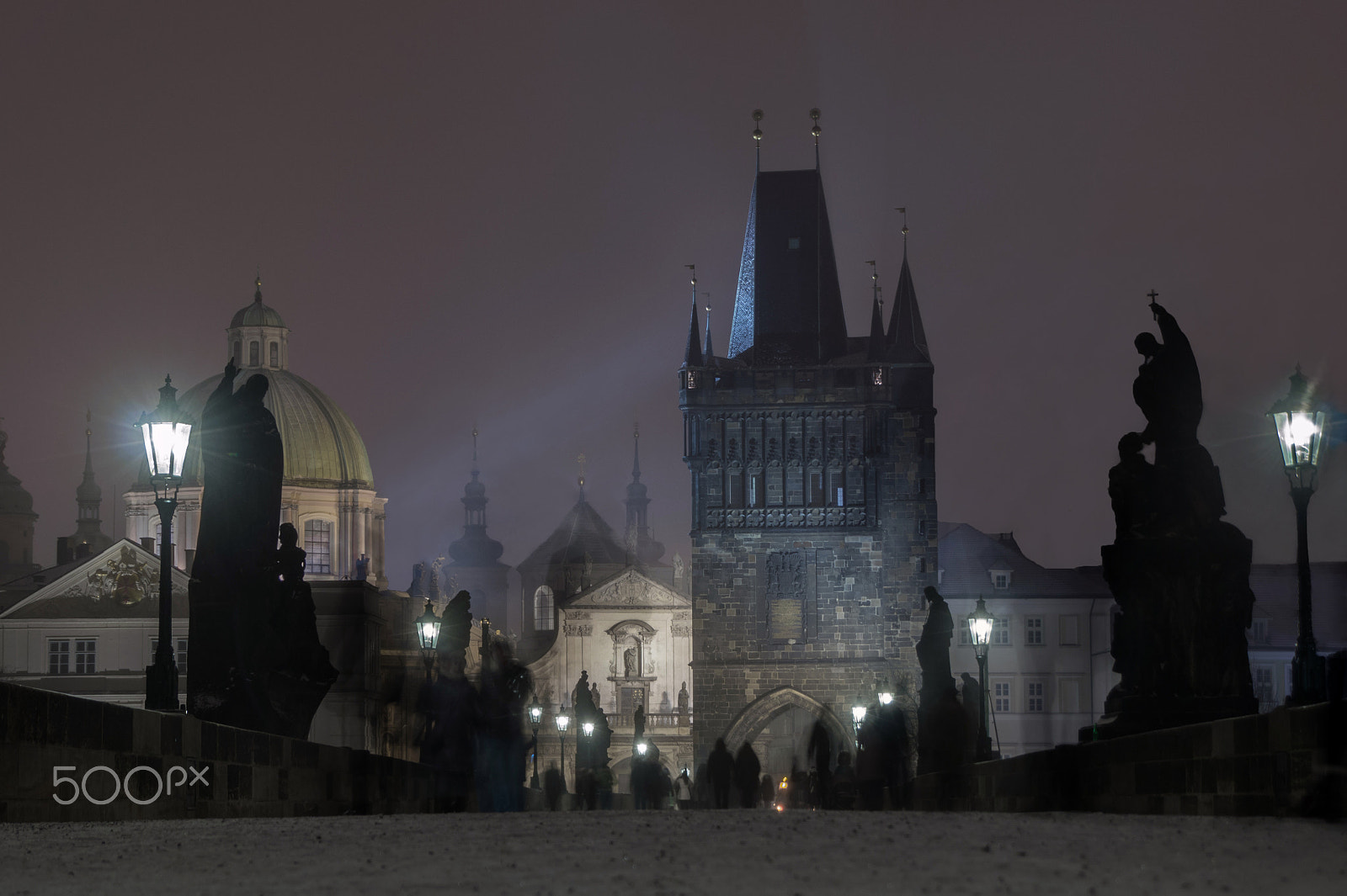 Sony DT 18-250mm F3.5-6.3 sample photo. Praga de noche photography