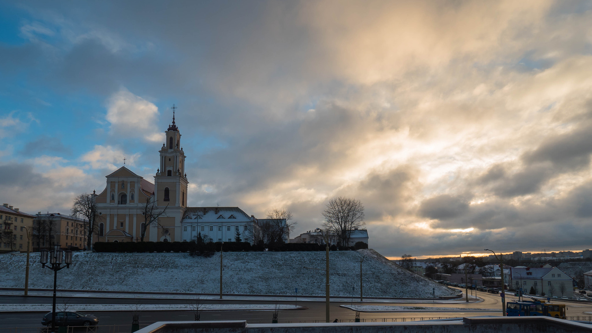 Panasonic Lumix DMC-GH4 + Olympus M.Zuiko Digital ED 7-14mm F2.8 PRO sample photo. Catholic church of the finding of the holy cross photography