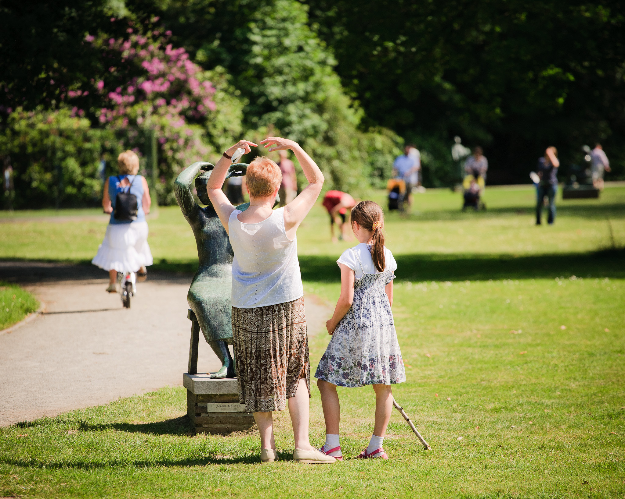Canon EOS 5D sample photo. A sunny afternoon in the park photography