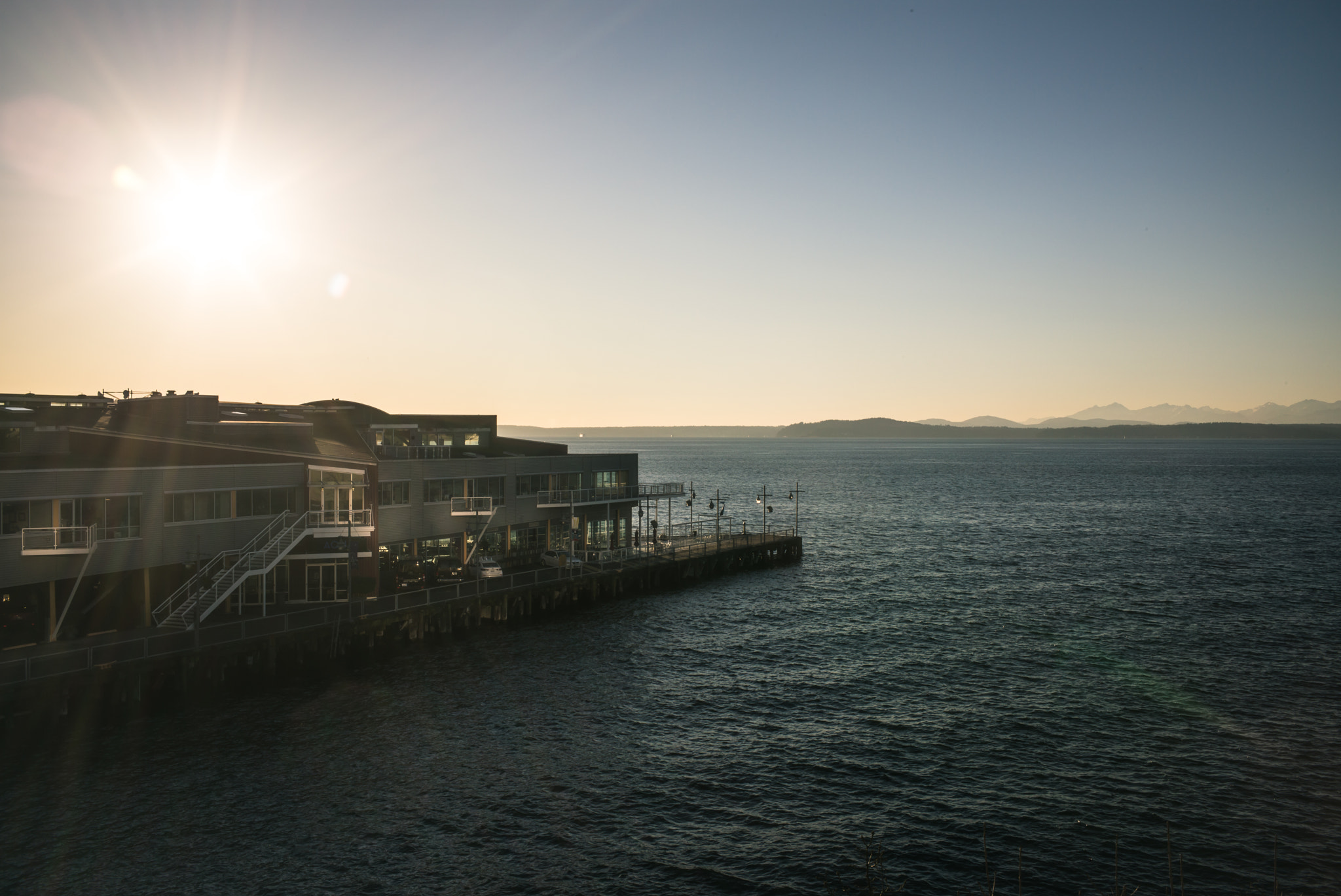 Summicron-M 1:2/35 ASPH. sample photo. Shine a light photography