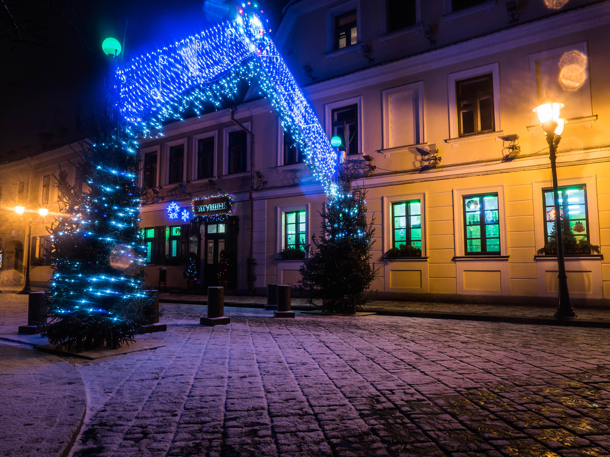 Panasonic Lumix DMC-GH4 + Olympus M.Zuiko Digital ED 12-40mm F2.8 Pro sample photo. Sovetskaya street, grodno, belarus photography