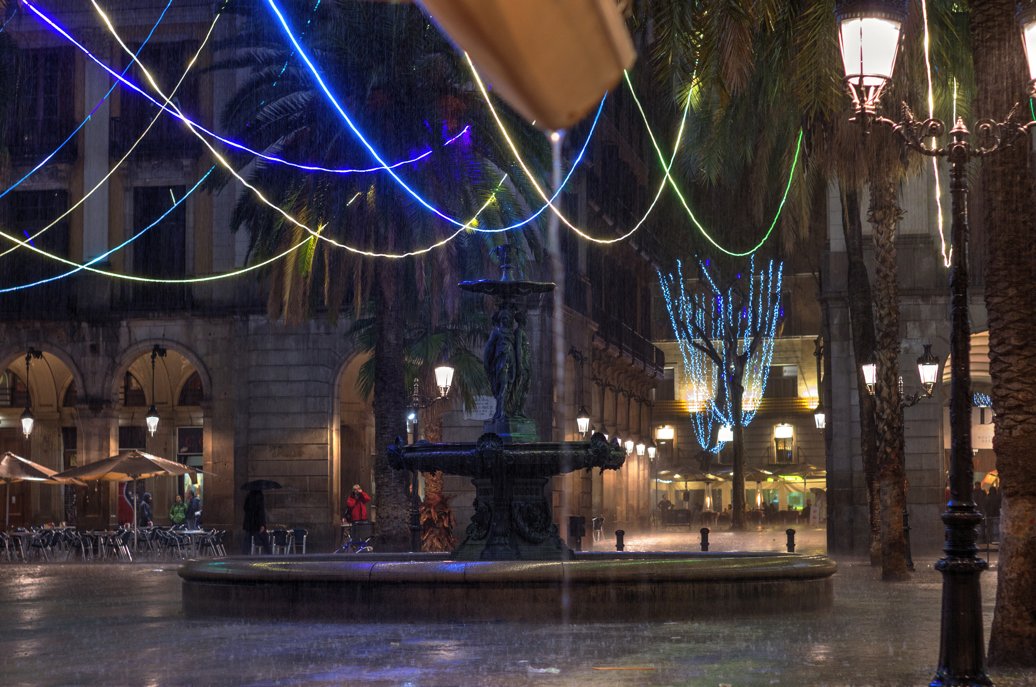 Pentax K-5 IIs sample photo. December rain in barcelona photography