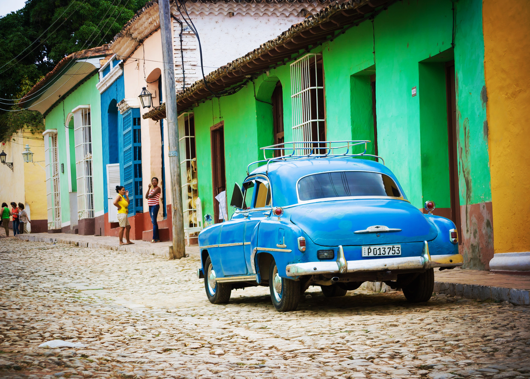 Canon EF 28-200mm F3.5-5.6 USM sample photo. Oldtimer trinidad cuba photography