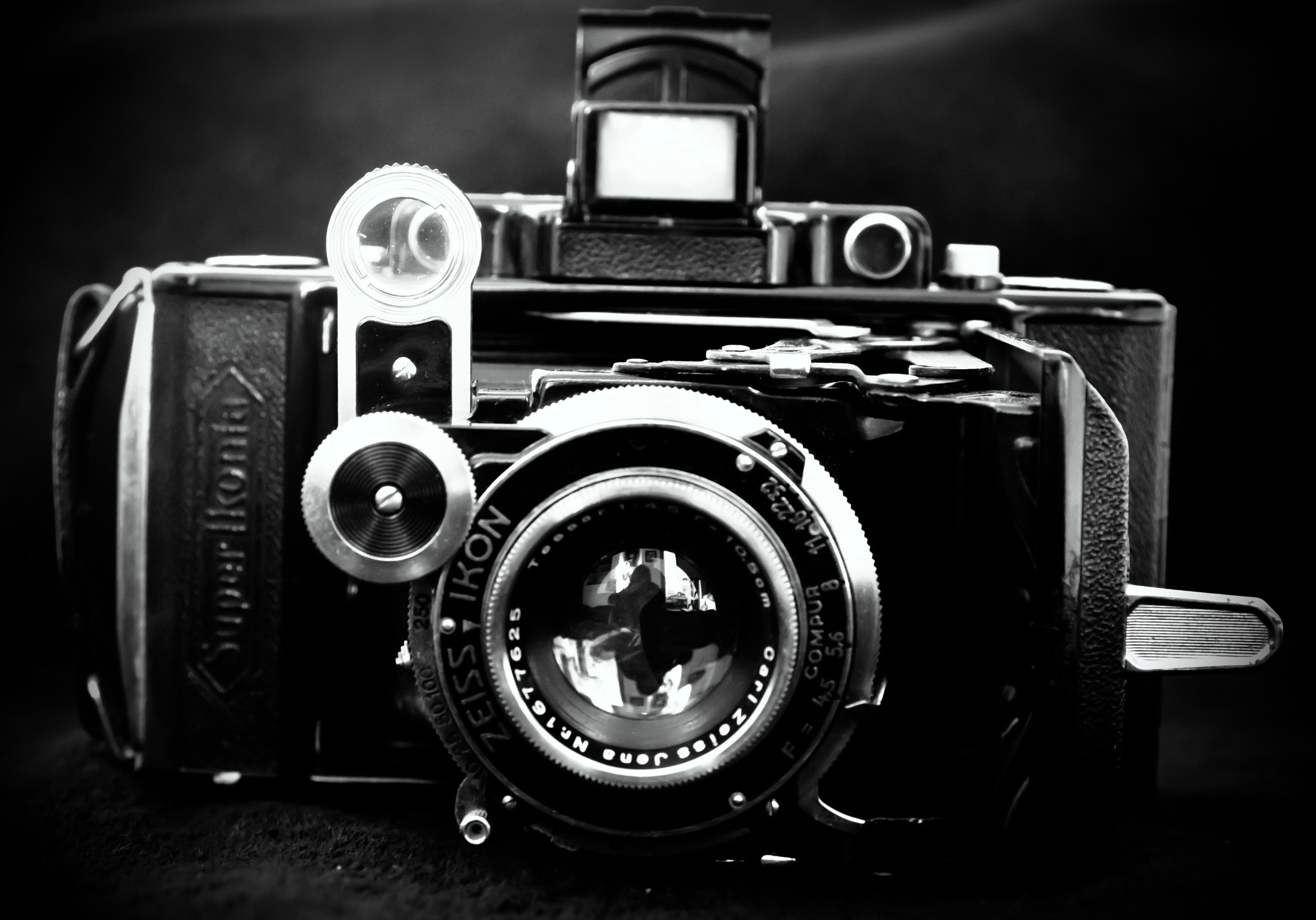Canon EOS 1200D (EOS Rebel T5 / EOS Kiss X70 / EOS Hi) sample photo. Zeiss ikon photography
