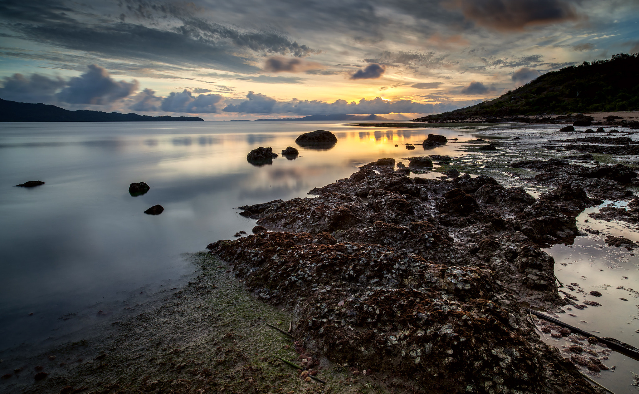 Canon EOS 5D Mark II + ZEISS Distagon T* 21mm F2.8 sample photo. Shelly cove townsville. photography