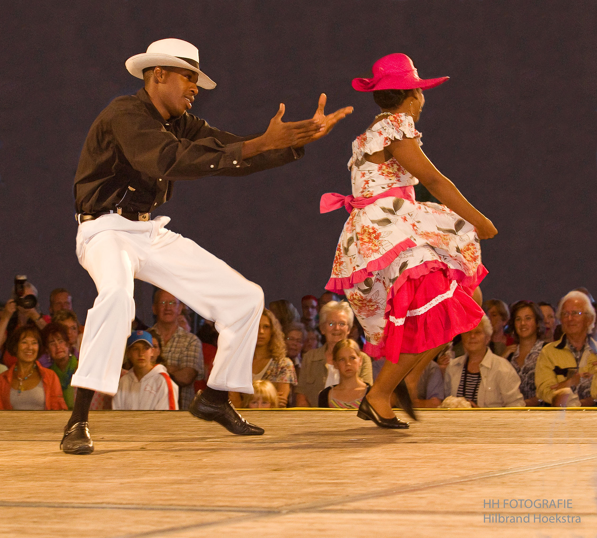 Canon EF 70-200mm F2.8L IS USM sample photo. Why don't you wanna dance with me? please!! photography